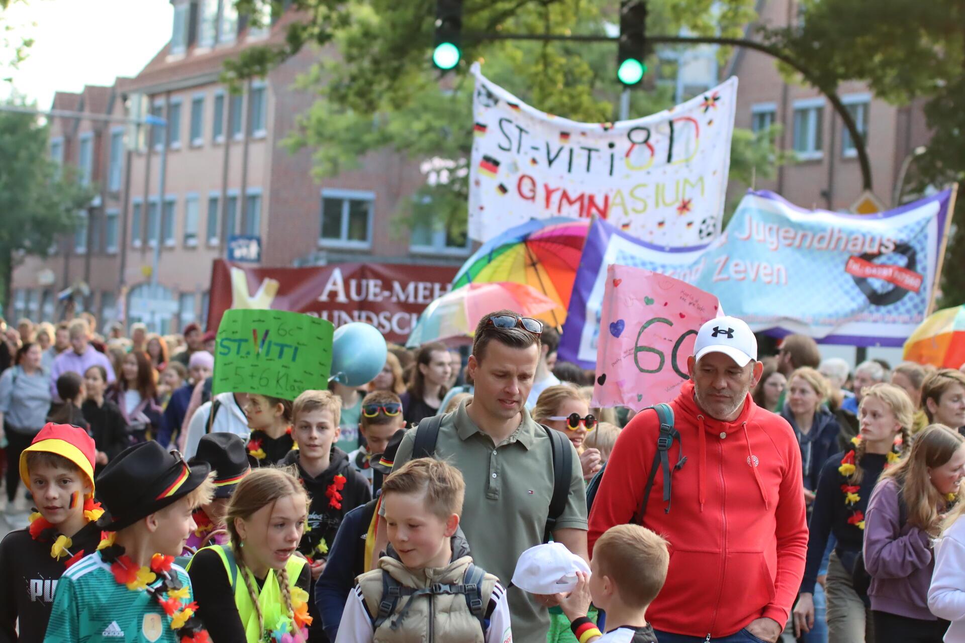 Impressionen vom letzten Tag der Veranstaltung mit Defilee und Pokalübergabe: So...