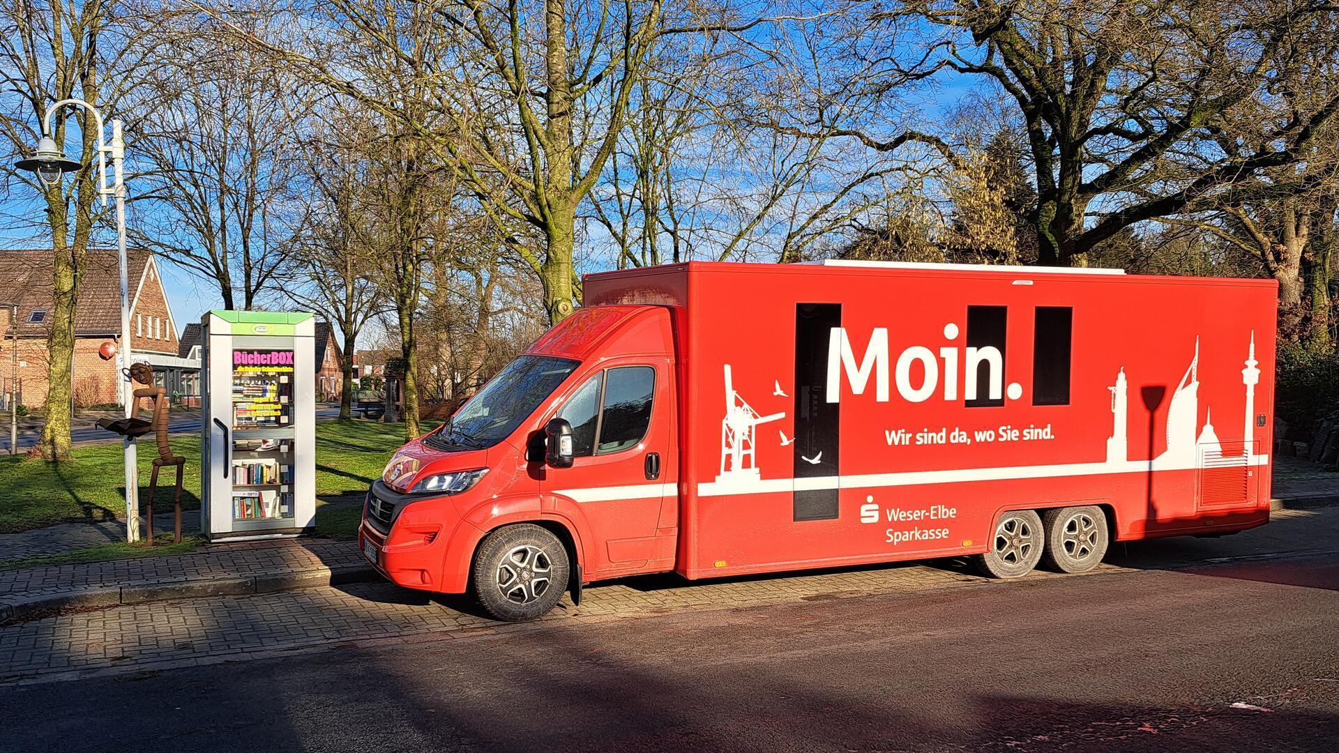 In Bokel hält jetzt jeden Montagmittag der Sparkassenbus. 