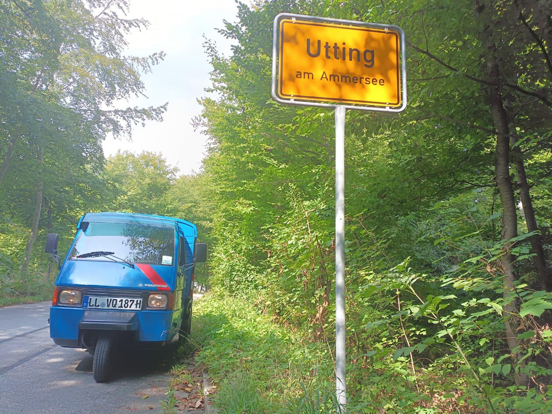 In Peter Bauers Wohnort Utting am Ammersee ging die abenteuerliche Reise mit der Ape los.