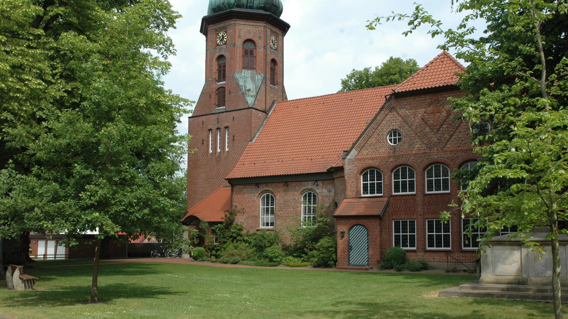 Das Bild zeigt die Sittenser Kirche. 