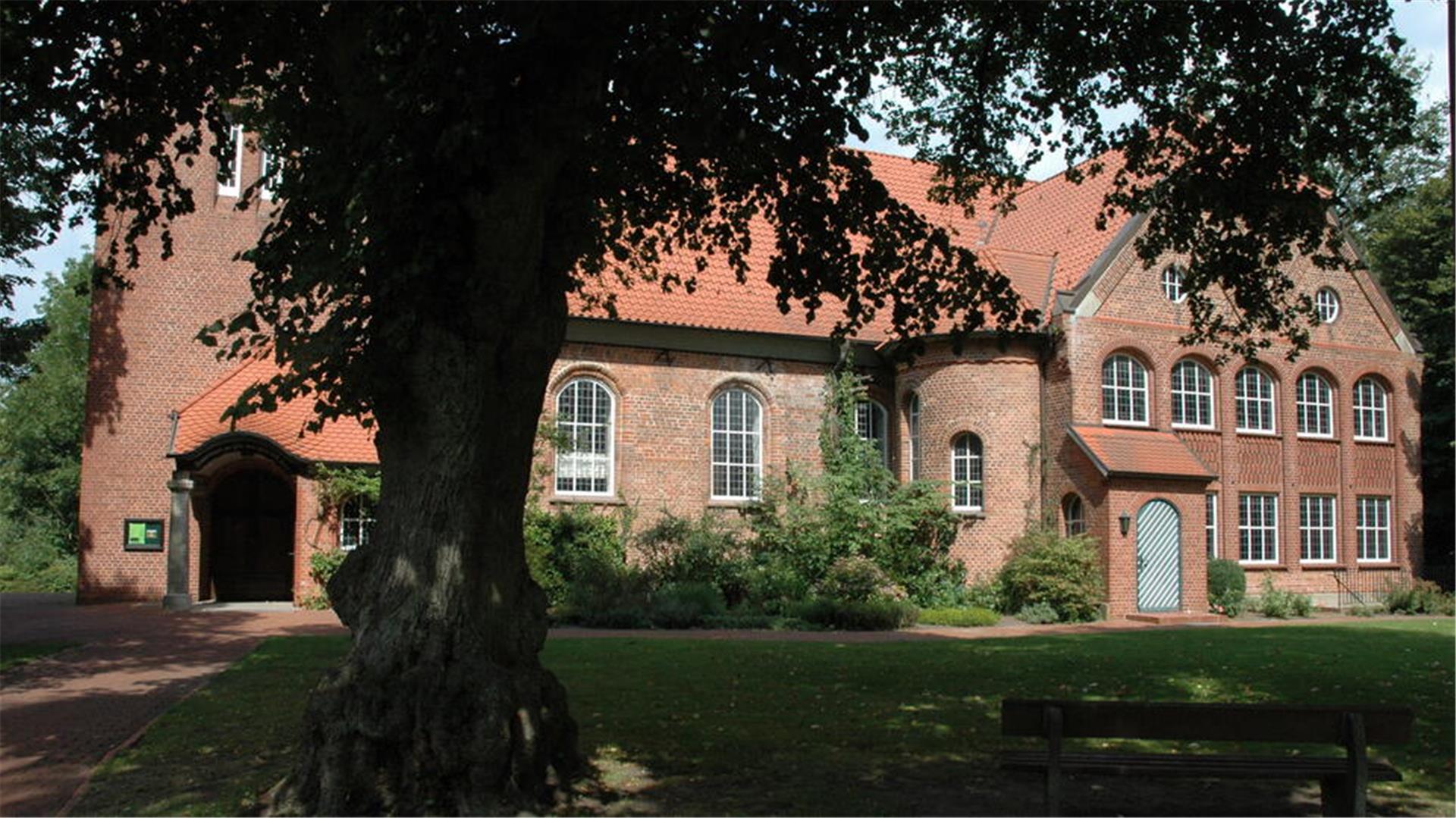 Das Foto zeigt die Sittenser Kirche. 