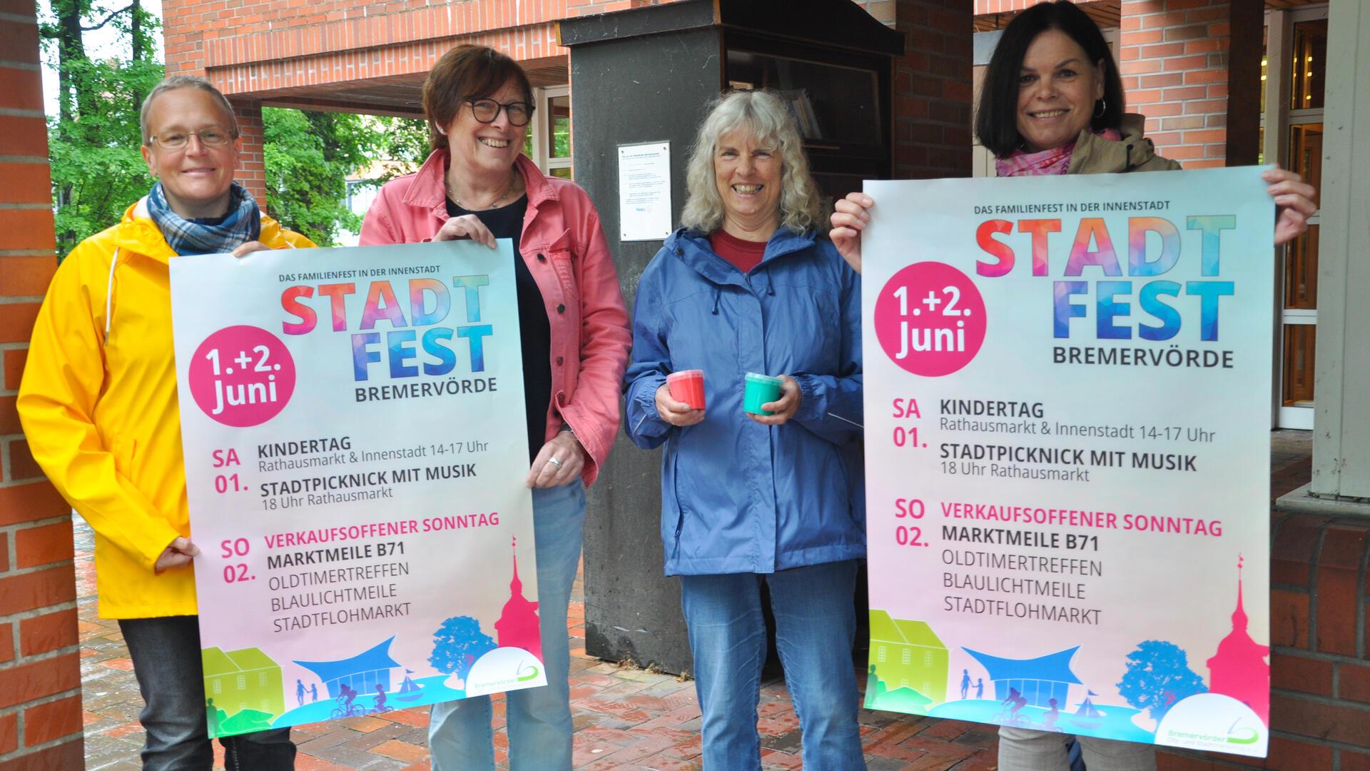 Ina Müller (von links), Almut Schmidt, Petra Fischer und Bärbel Hensel freuen sich auf das bunte Stadtfest für die Kleinsten.