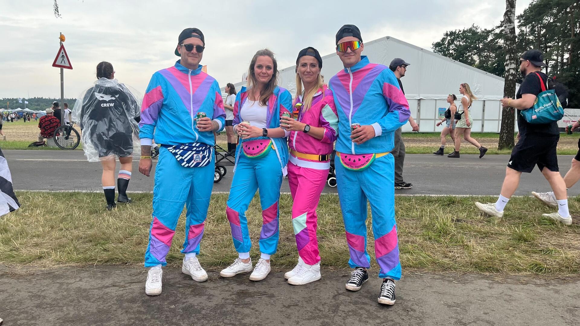 Jerry, Jasmin, Kim und Hendrik aus Hamburg wollten mit ihren Outfits besonders auffallen.