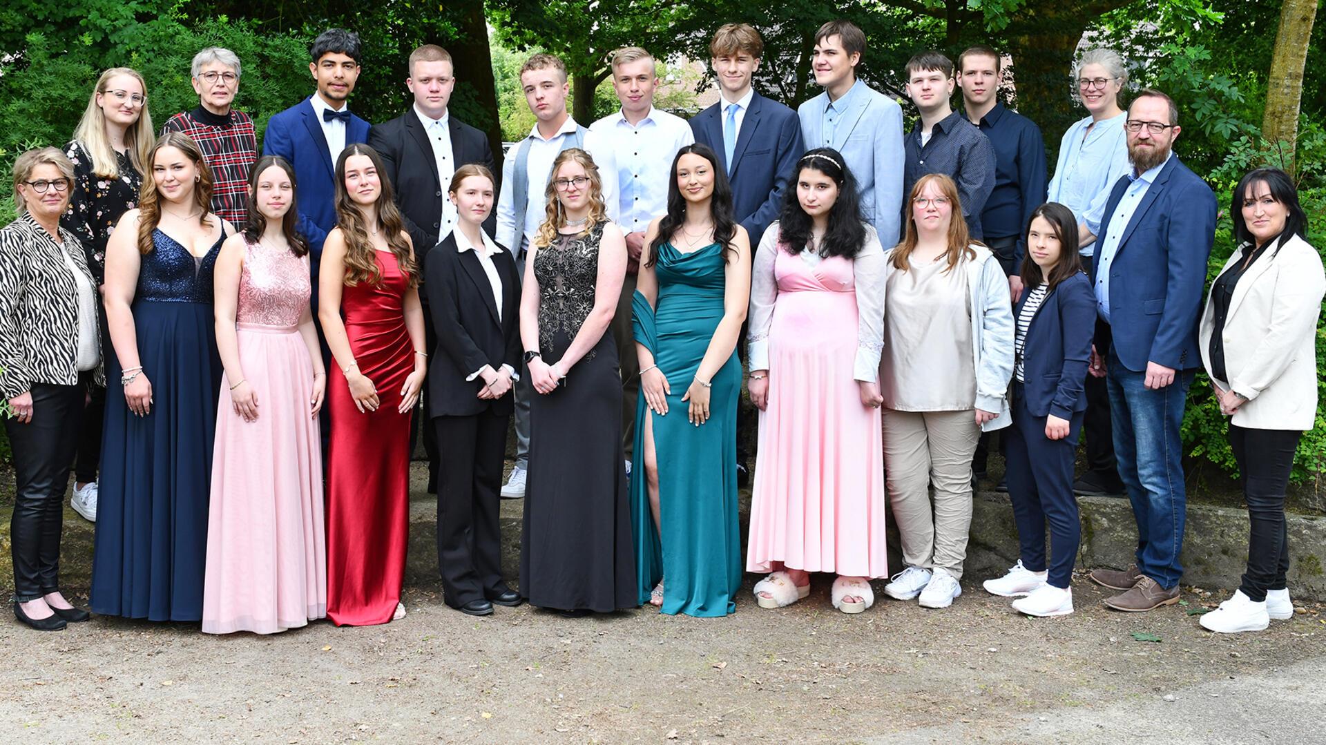 Johann-Gutenberg-Schule, Kl. 10d: Madlene Schulze, Fabienne Landau, Philip Schrö...