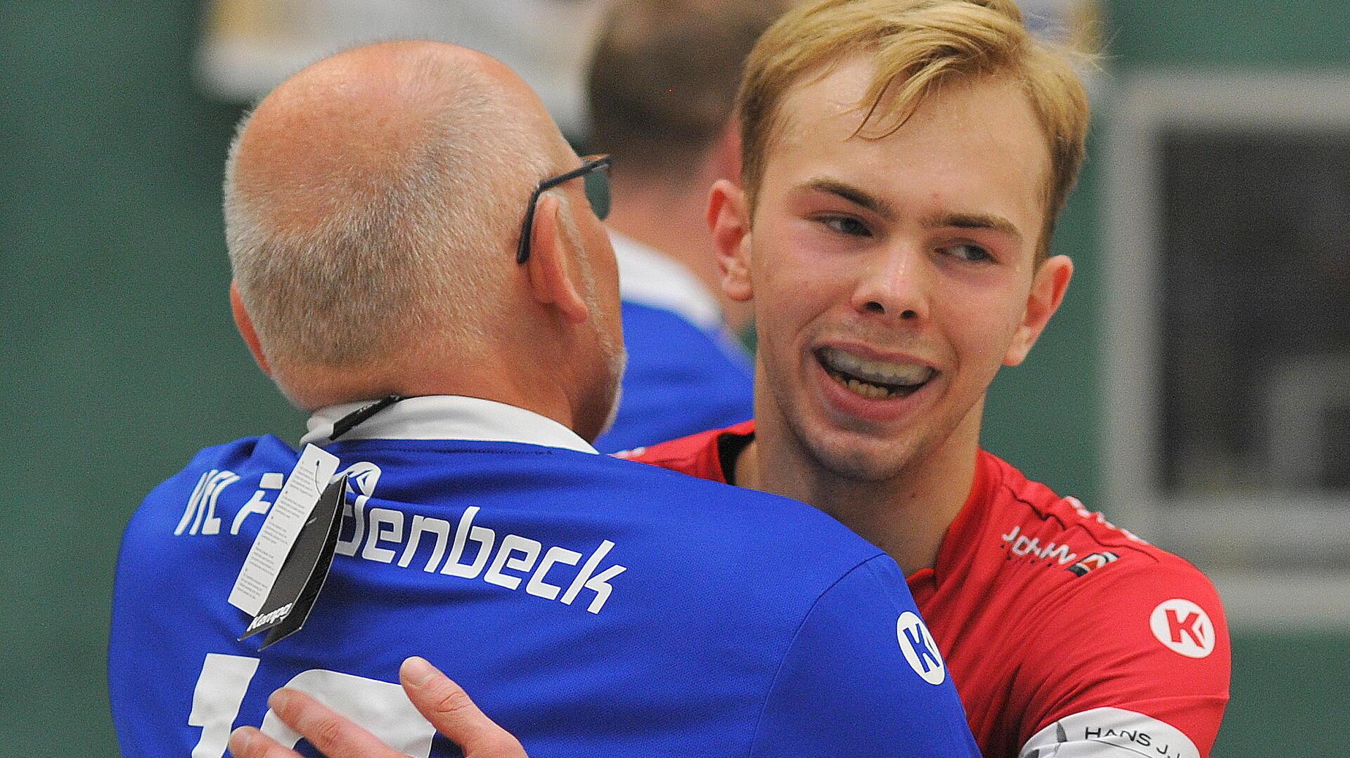 Jona Paulsen, hier bei der Fredenbecker Meisterfeier 2023, spielt in der nächsten Saison für den TSV Bremervörde.