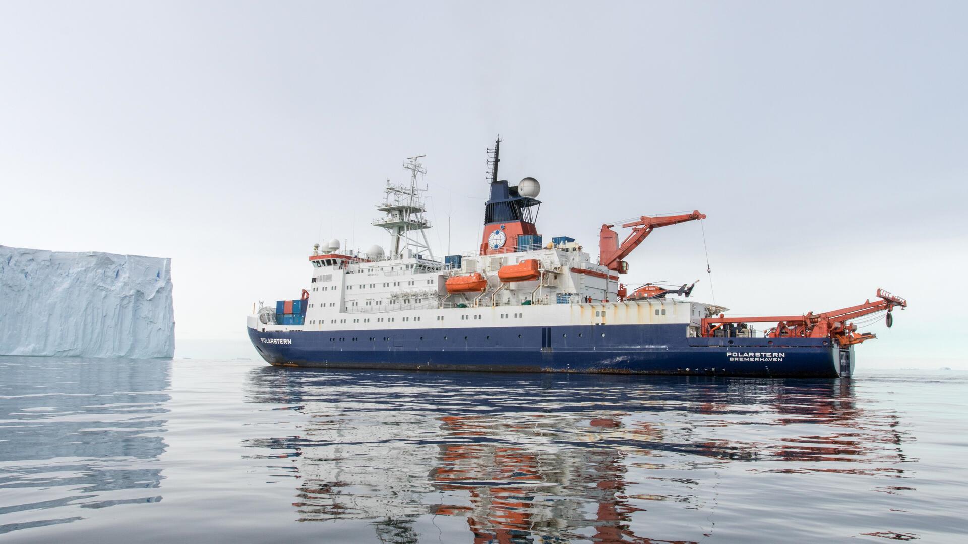 Forschungseisbrecher „Polarstern“ auf See