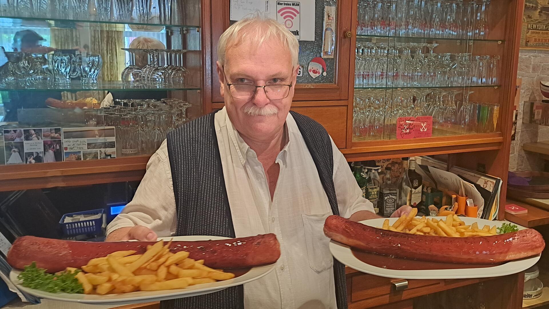 Keine optische Täuschung: Die XXL-Currywüste bei Wolfgang Mensing wiegen 600 Gramm.
