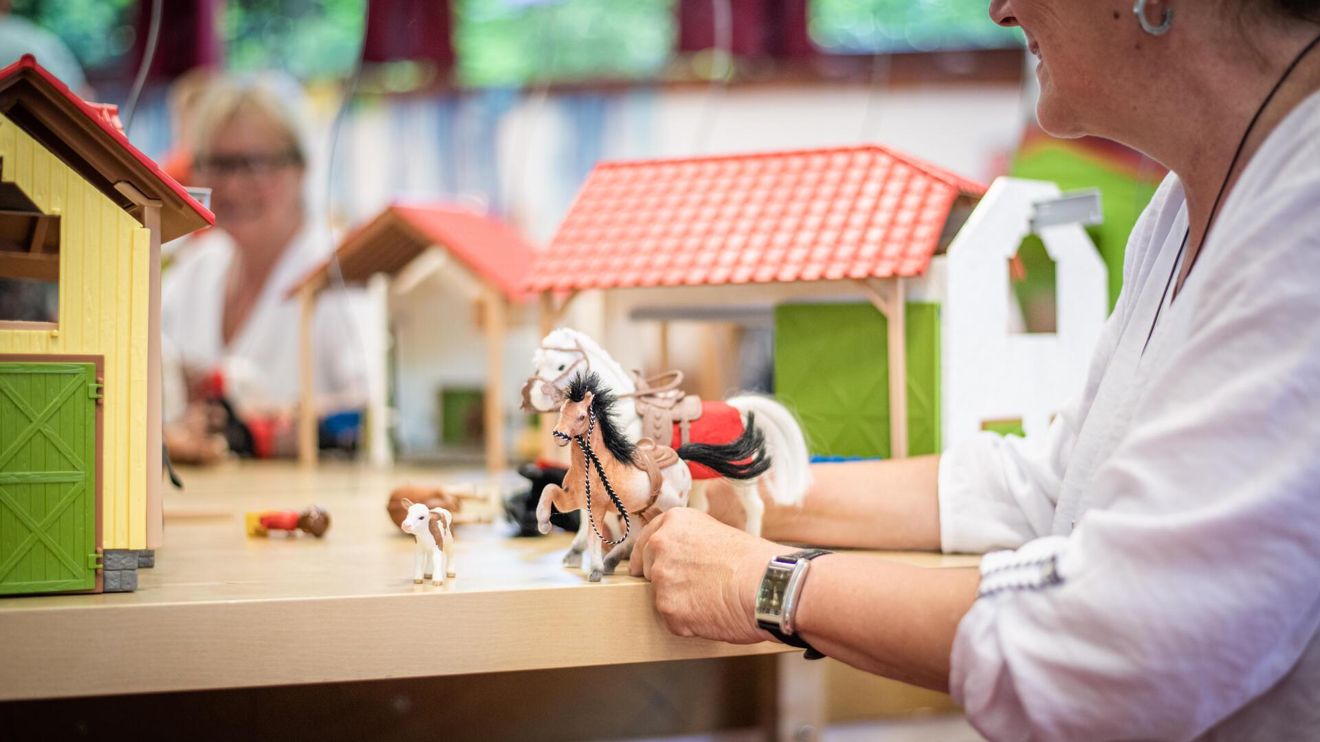 Mitarbeiter in einem Familienzentrum.