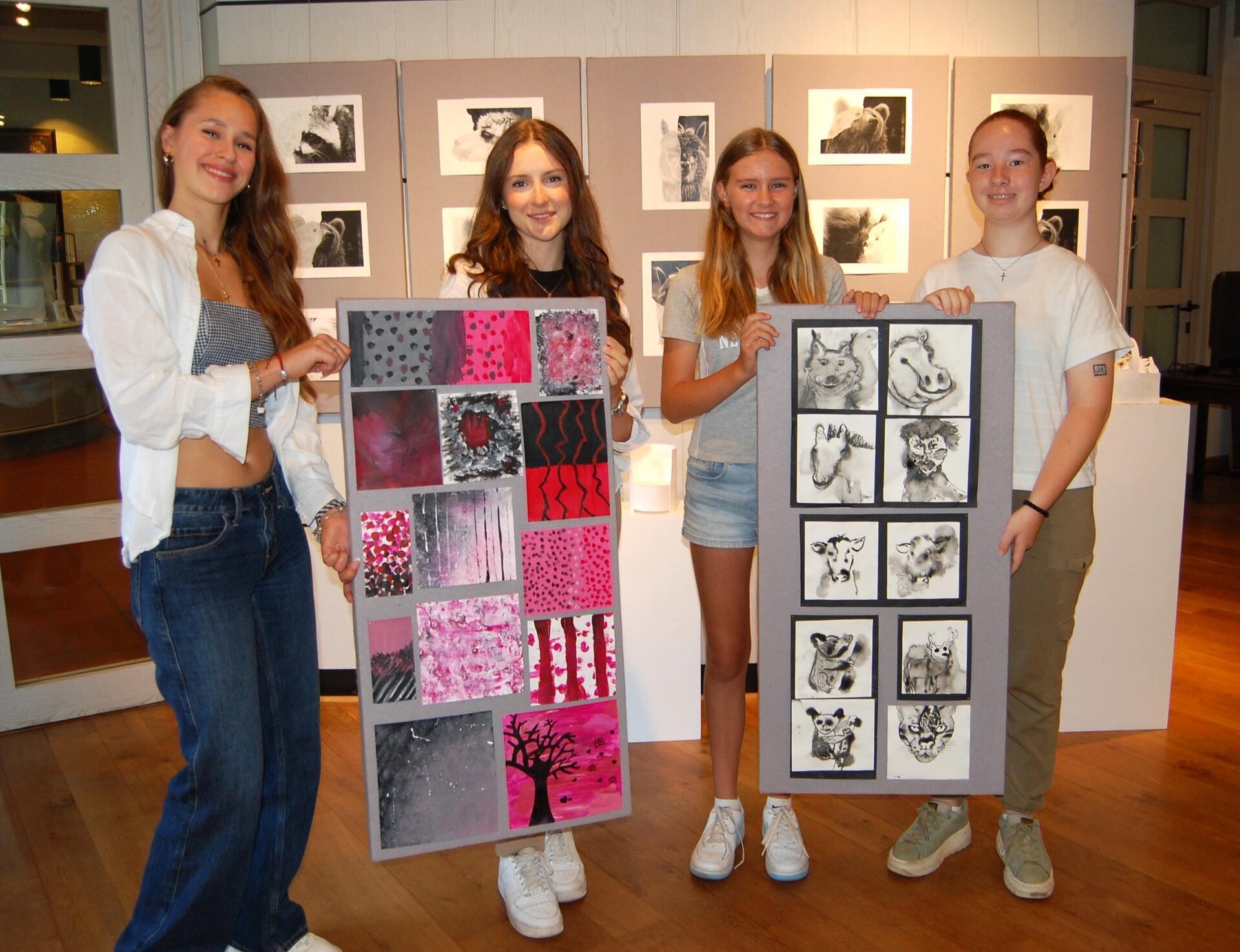 „Kontraste“ lautet der Titel der neuen Ausstellung in der Burg Hagen, die am Sonntag eröffnet wird. Die Waldschülerinnen Jördis Körber (17), Joanna Schneider (16), Lilly Meyer und Thea Otten (beide 12) präsentieren einige Werke der jungen Künstler.