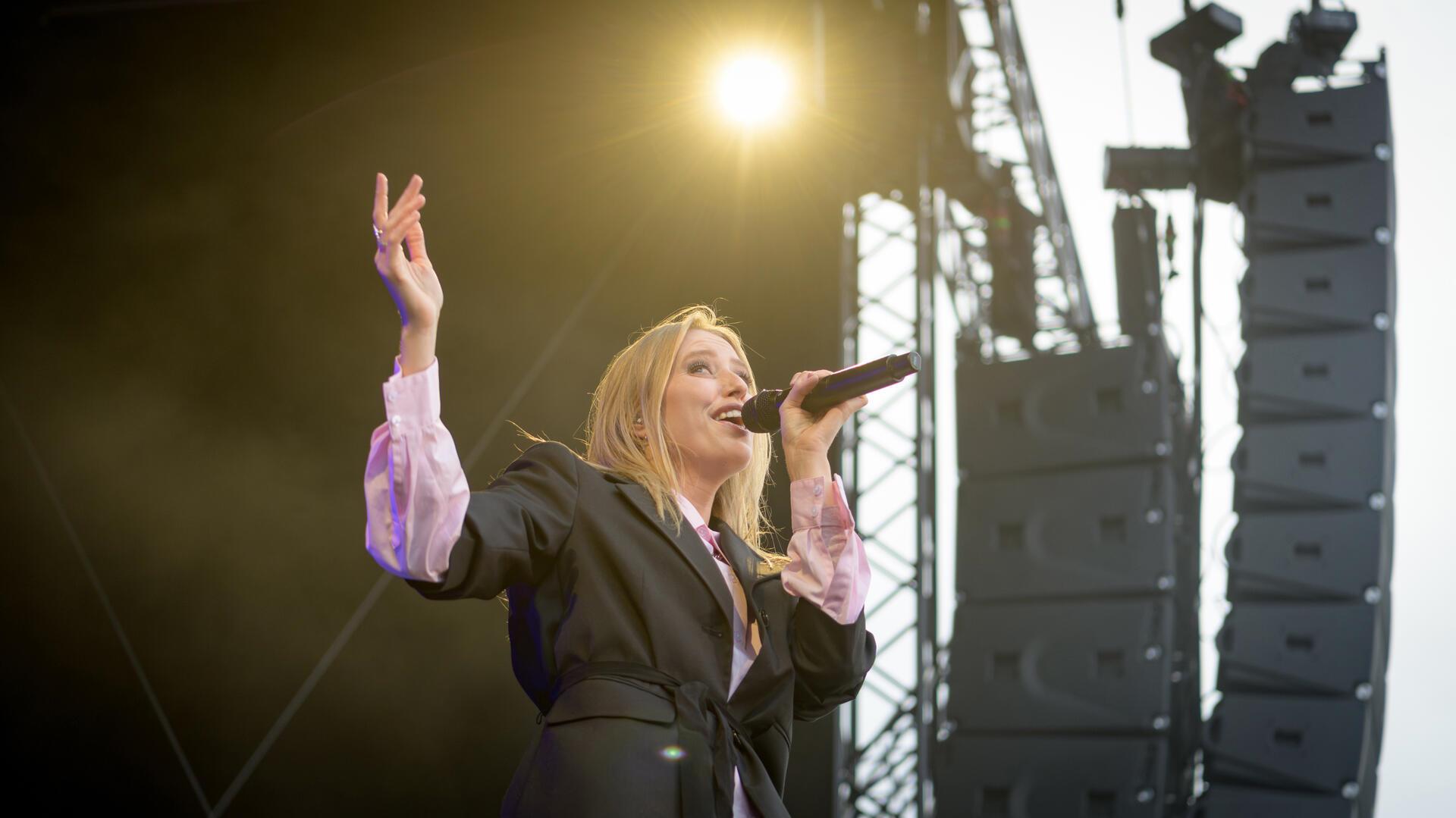 LEA in Bremerhaven - ihr Sommertour-Auftakt an der Nordsee.