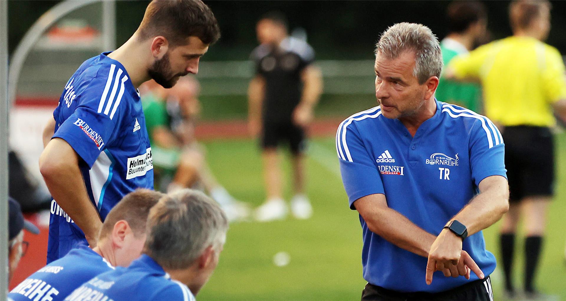 Lagen offensichtlich über Kreuz: Teile der Mannschaft und Trainer Markus Werle.