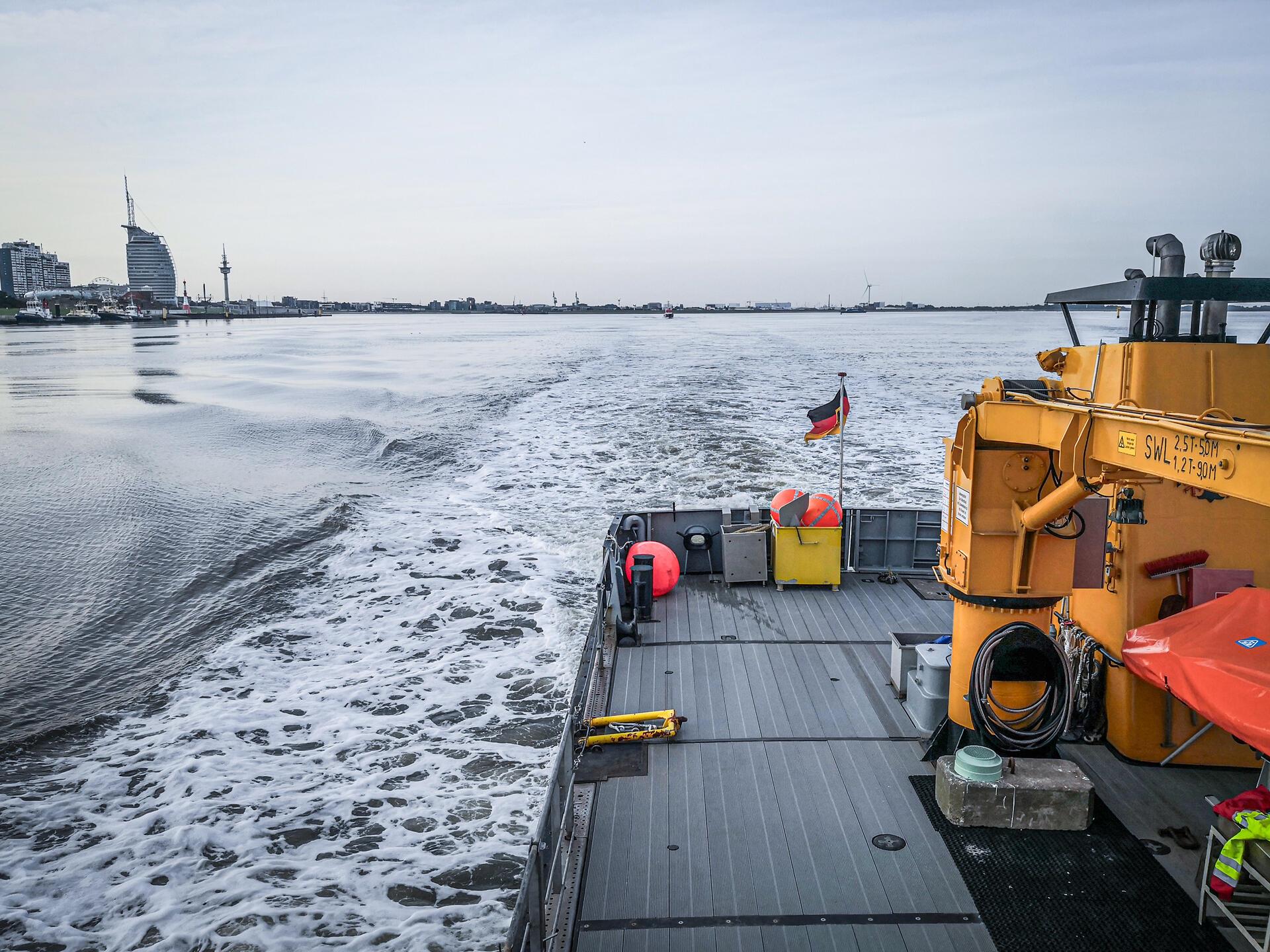 Leuchtturm Alte Weser - 60 Jahre im Dienst - Innenansichten - Abfahrt - Weser - ...