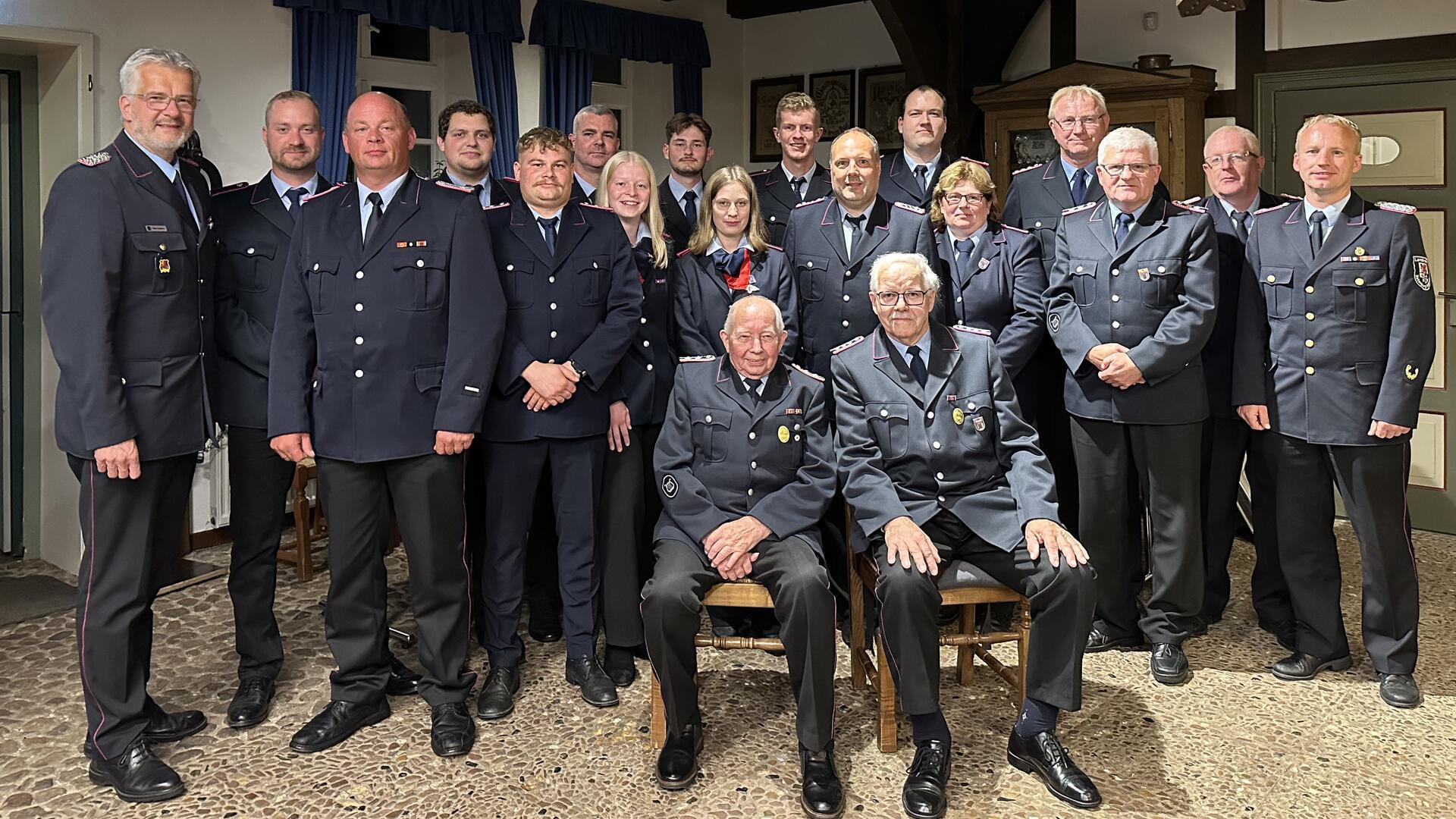 Alle Geehrten und Beförderten der Freiwilligen Feuerwehr Sittensen