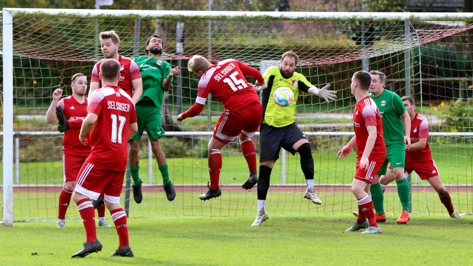 MTSV-Keeper Pascal Bosse stand wiederholt im Brennpunkt und bot eine starke Leistung.