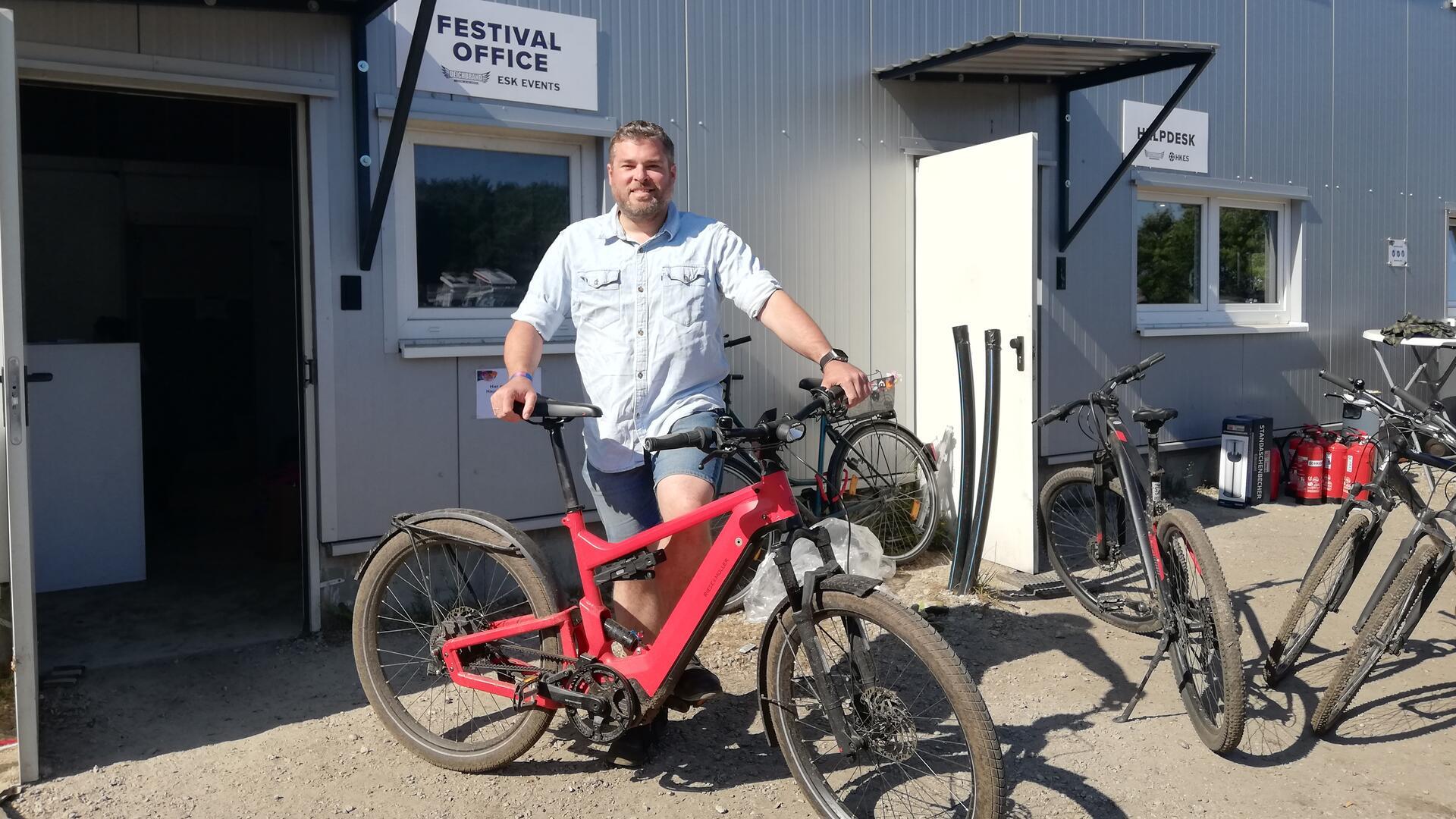 Marc Engelke mit E-Bike.