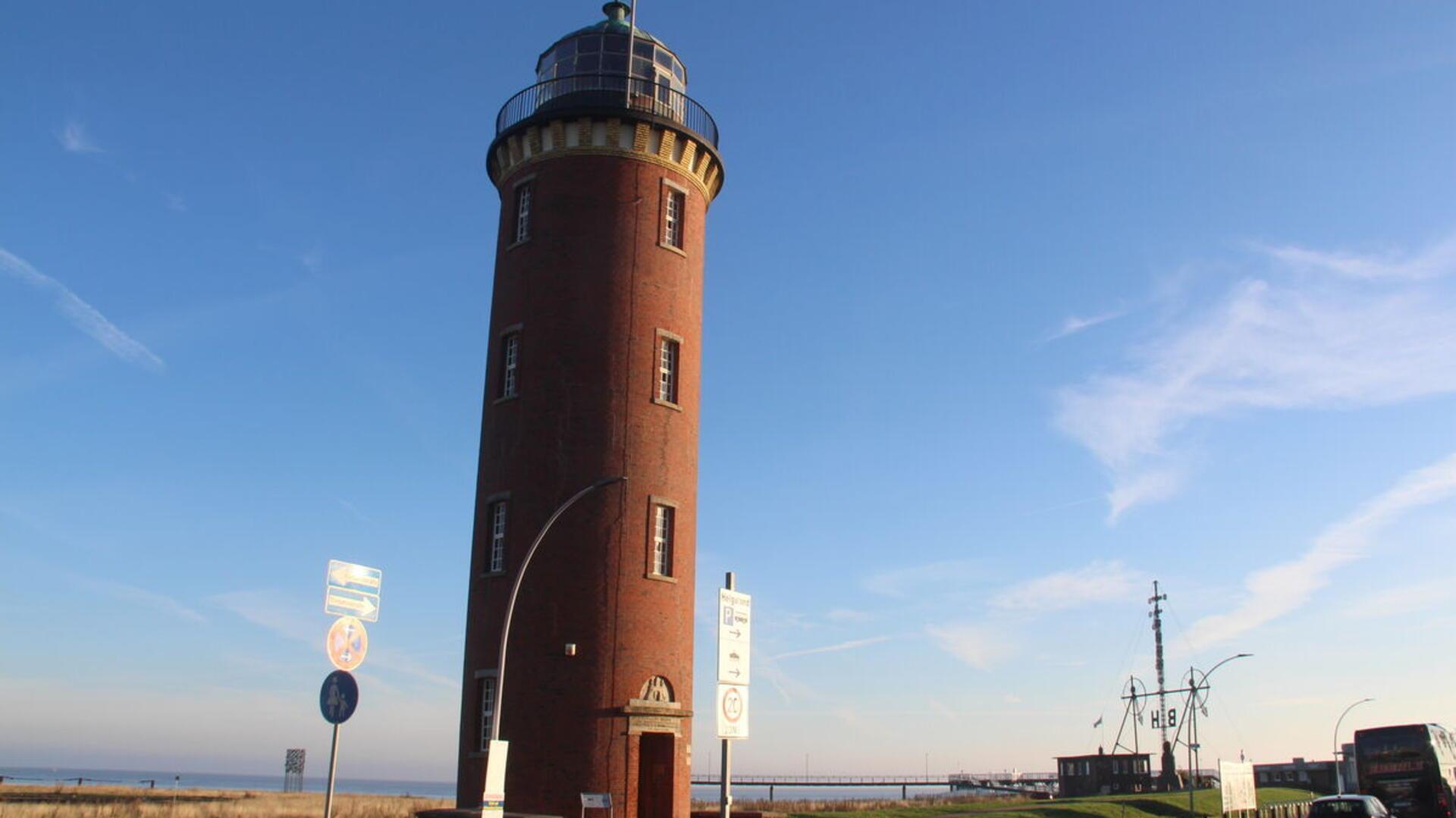 Maritimes Wahrzeichen: Der "Hamburger Leuchtturm" steht seit 1805 an der Elbmündung, ist ein Cuxhavener Wahrzeichen und eine der besonderen Gästequartiere.