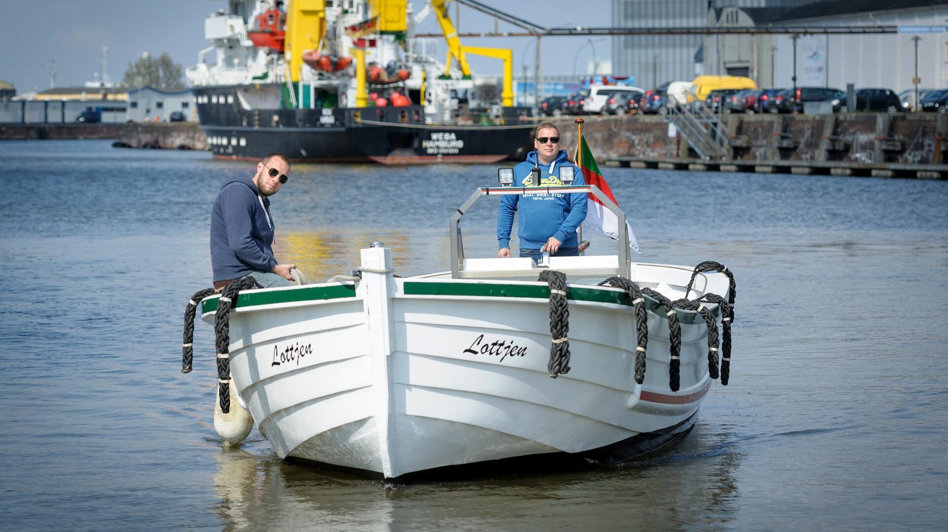 Mit dem Börteboot „Lottjen“ konnte man auf Leuchtturm-Tour gehen.