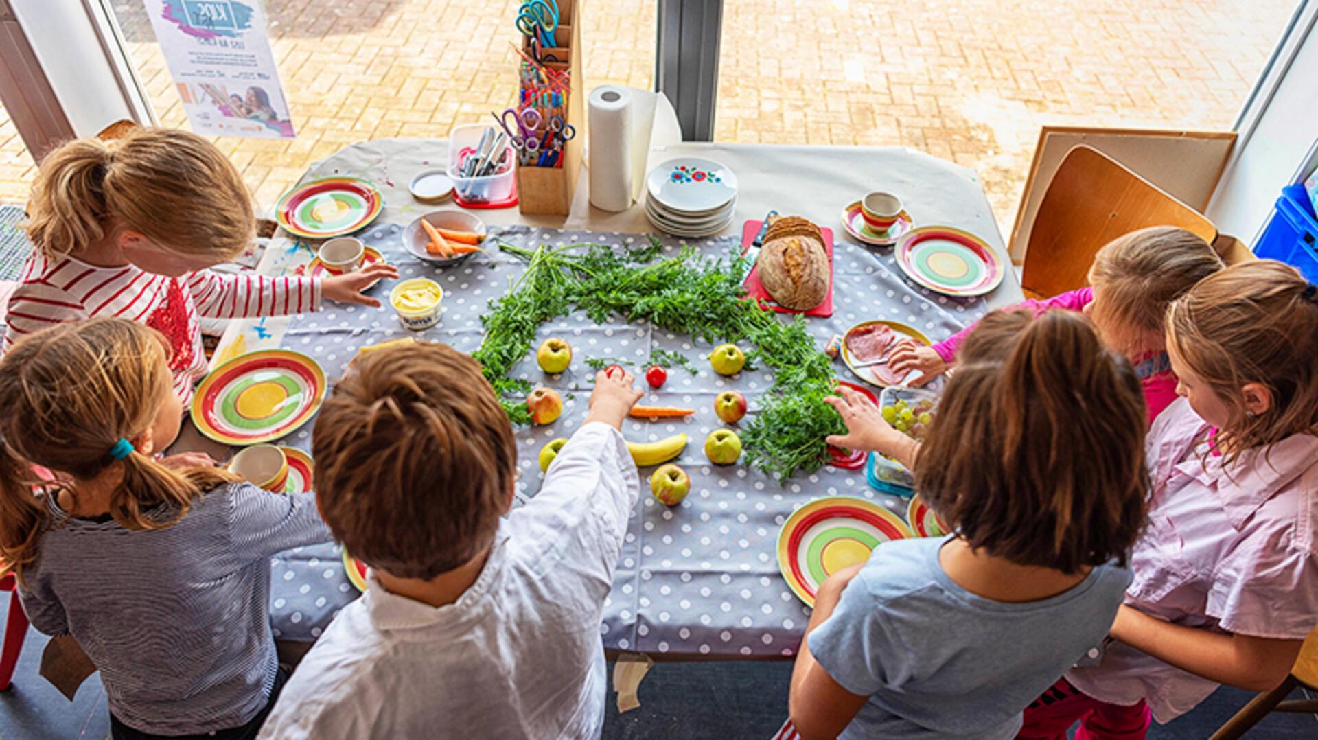 Mit dem Projekt „KIDS ART“ bieten ehrenamtliche Kräfte seit mittlerweile sechs Jahren in Bremervörde und auch in Gnarrenburg eine kreative Kunstwerkstatt für Kinder an.