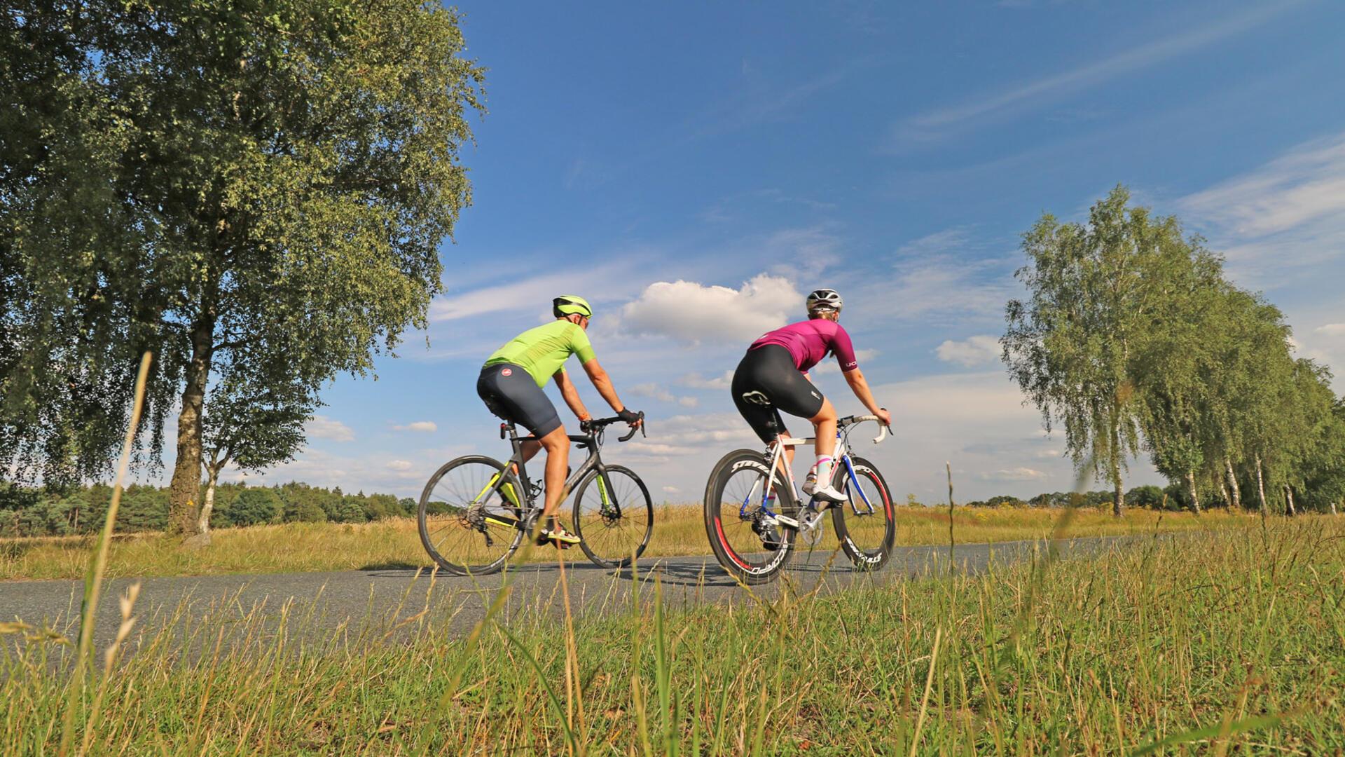 Mit dem Rennrad durchs Grüne: Der Touristikverband im Landkreis Rotenburg (TouROW) sieht in ausgewählten Routen durchs Kreisgebiet touristisches Potenzial in einem wachsenden Markt.