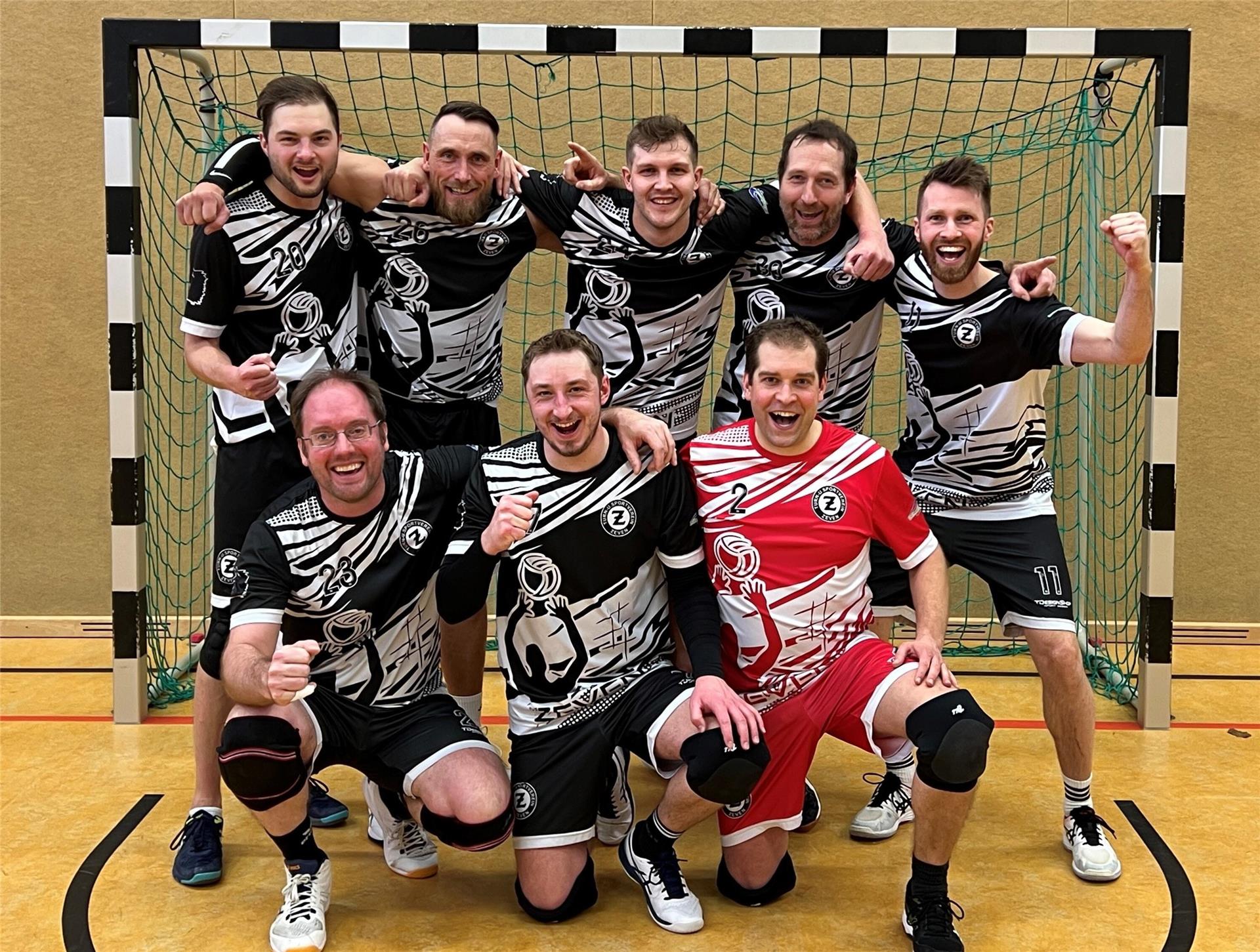 Mit einem deutlichen 3:0-Sieg beim SVN Buchholz (Aller) festigte das Team des TuS Zeven den dritten Tabellenplatz in der Volleyball-Landesliga.