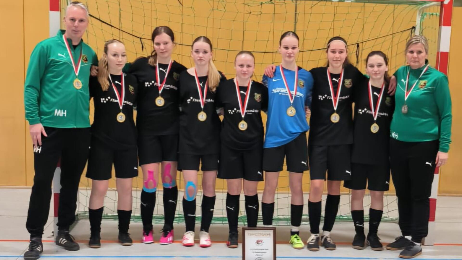 Mit fünf Siegen in fünf Spielen holte sich der Heeslinger SC souverän den Titel.