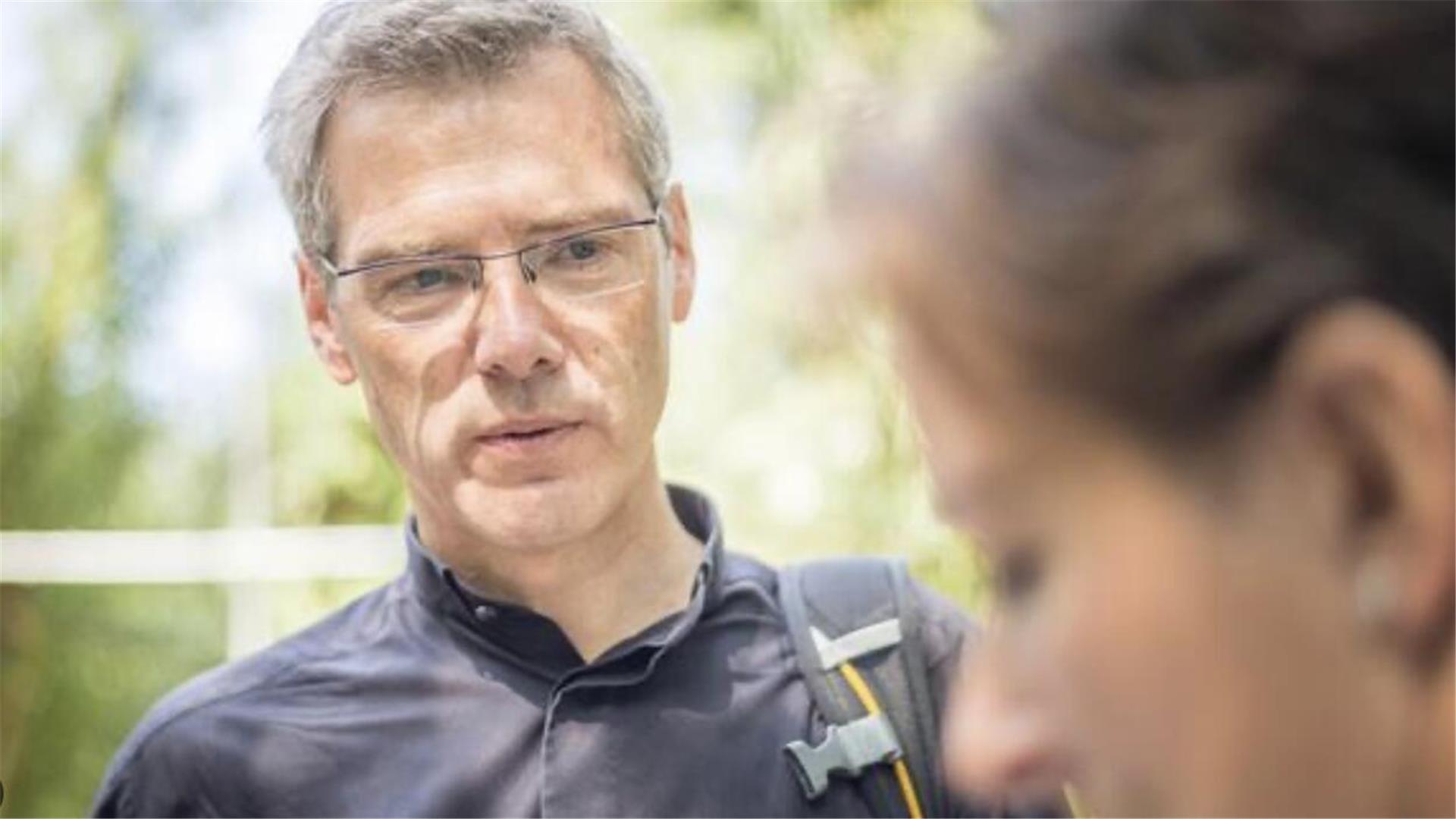 Dr. Heiner Wilmer und Susanne Schwan gestalten in Bremerhavens Wasserturm "Losche" einen literarisch-spirituellen Abend über die Pariser Sozialarbeiterin und Mystikerin Madeleine Delbrel