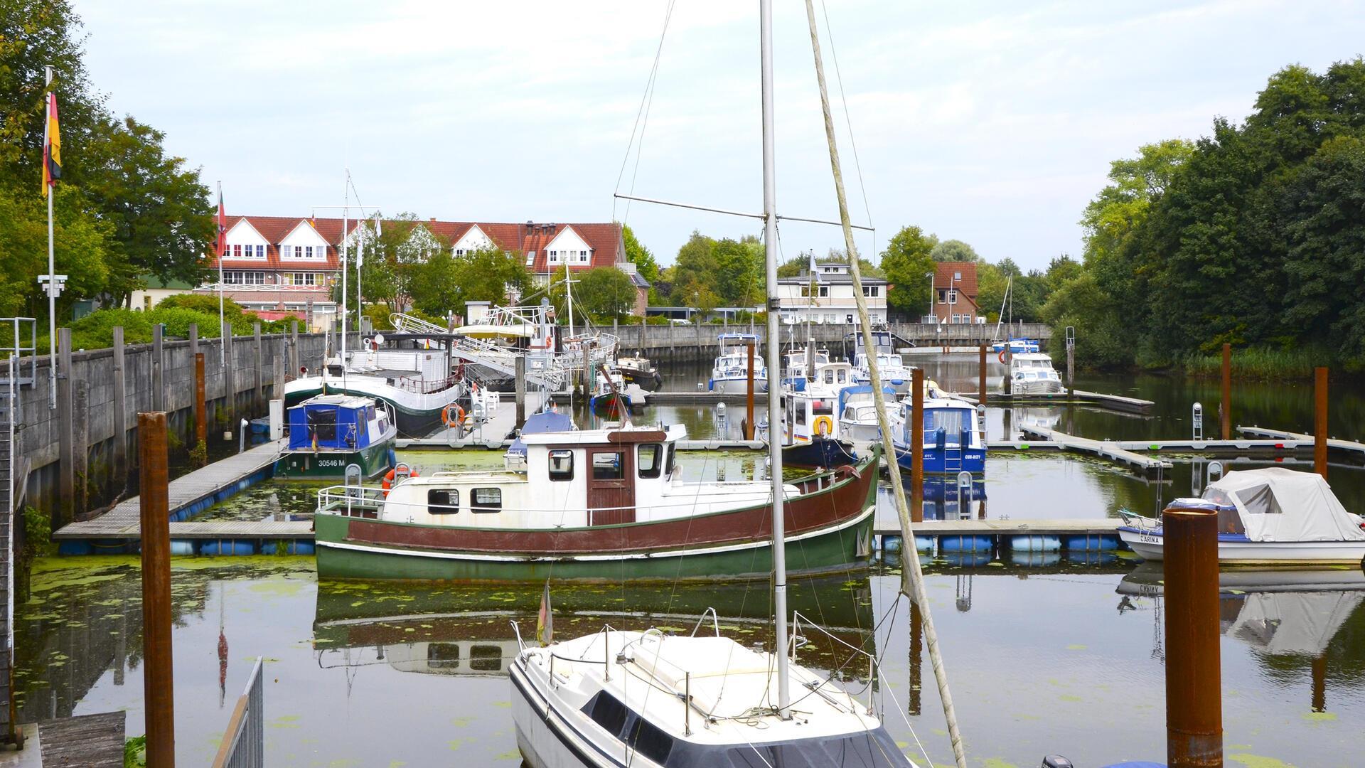 Nicht nur die „Bremervörder Runde“ hegt den Wunsch, den Hafen an der Oste aus dem Dornröschenschlaf zu erwecken.