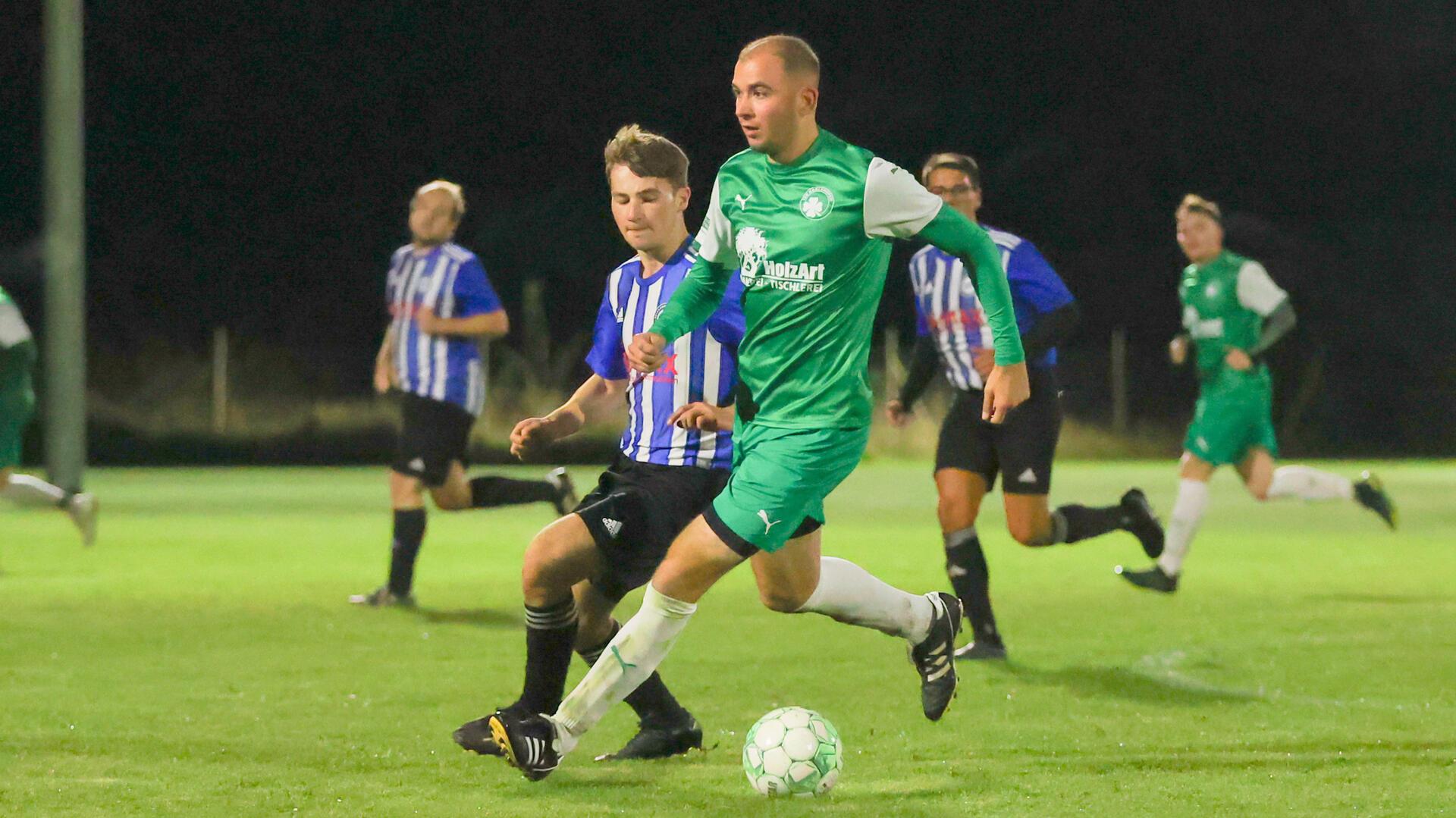 Niklas Kunz erreichte mit dem TSV Karlshöfen II durch einen ungefährdeten 7:0-Heimsieg das Achtelfinale.