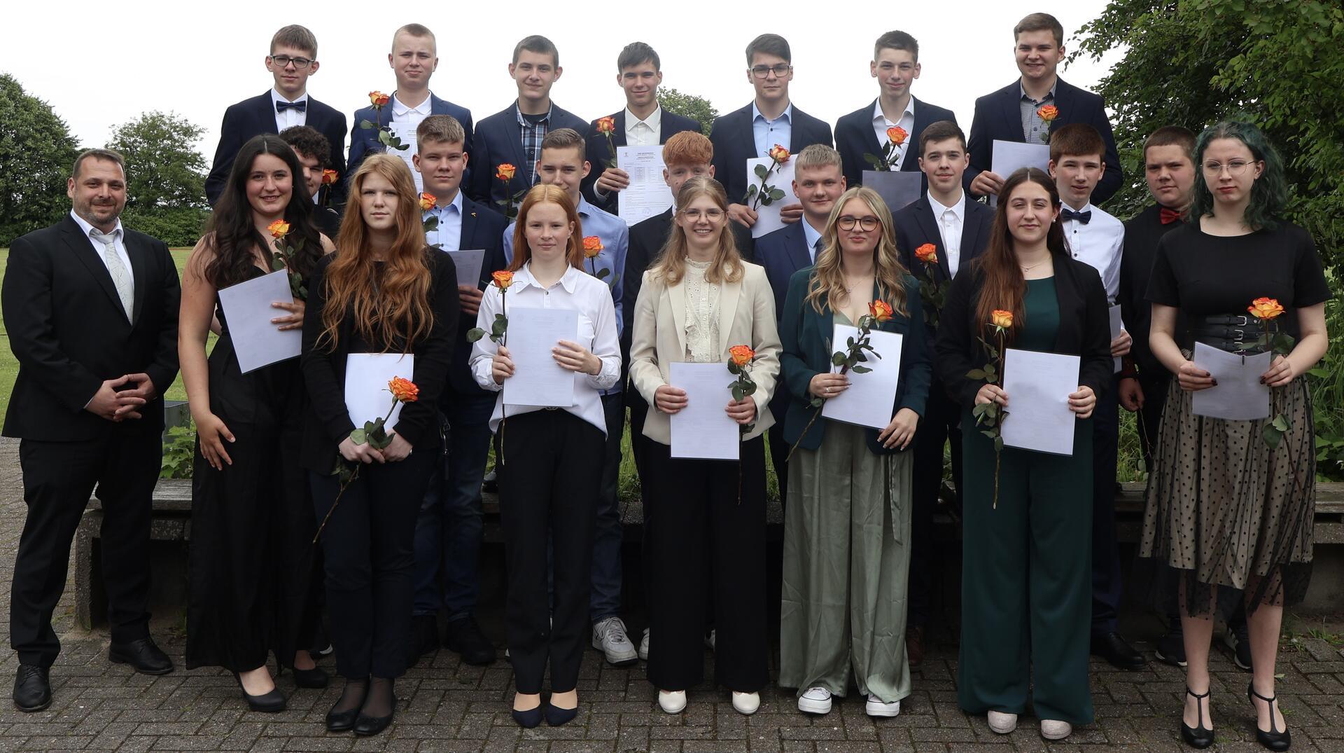 OBS Bederkesa Schule an der Mühle, Klasse R10b, Herr Akrami Enrico Bach, Mika Ca...