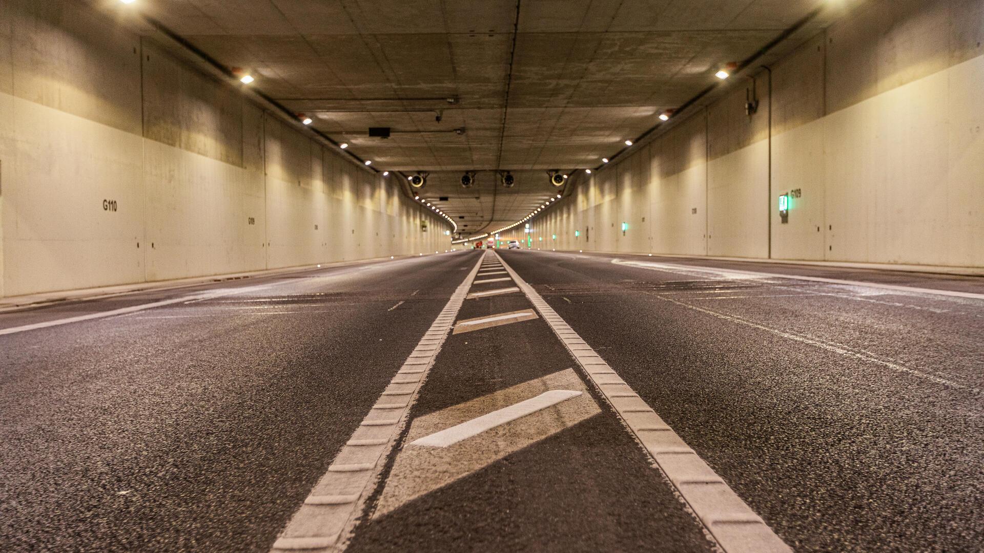 Straße im Tunnel