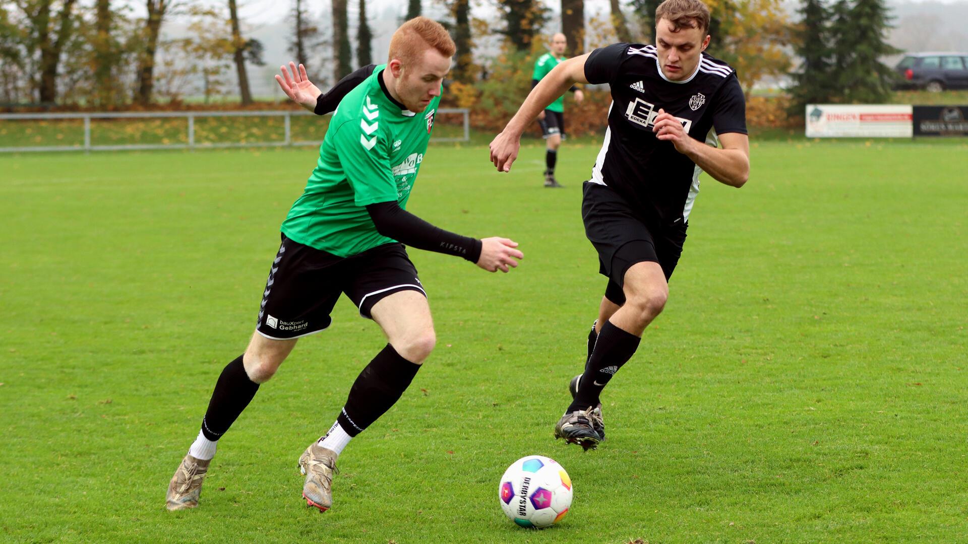 Oste-Spieler Janne Meyer (re.) erzielte in Ostereistedt den Anschlusstreffer zum 1:2.