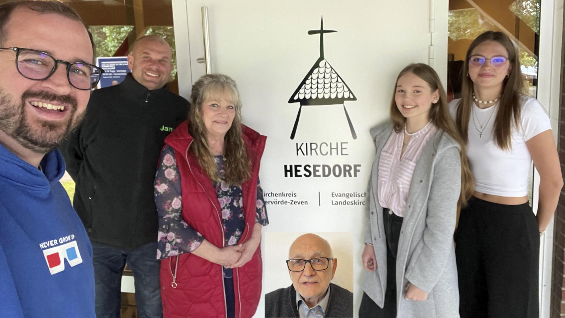 Pastor Stephan Dreytza (von links) freut sich, dass mit Jan Michaelis, Angela Wolff, Uwe Kentzler (ins Bild gesetzt), Mia Wittich und Melina Fischer ein neuer Kirchenvorstand gefunden wurde.