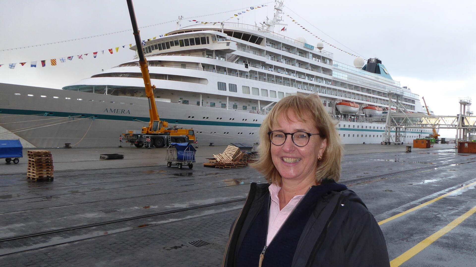 Prokuristin Andrea Kamjunke schließt ihre Arbeit für das Columbus Cruise Center Bremerhaven (CCCB) mit einem guten Ergebnis für das Jahr 2024 ab.