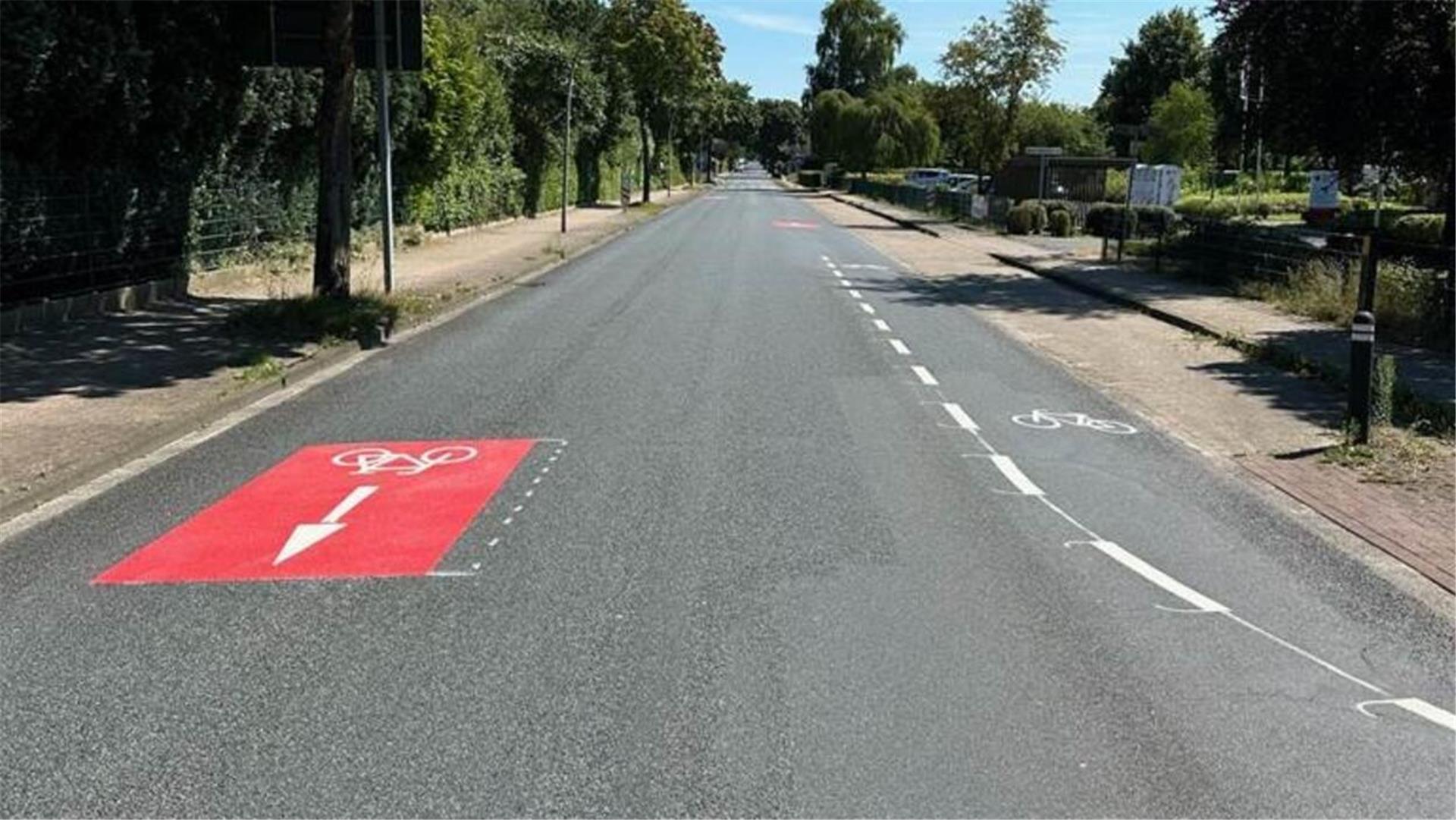 Ein rotes Piktogramm auf der Godenstedter Straße. 