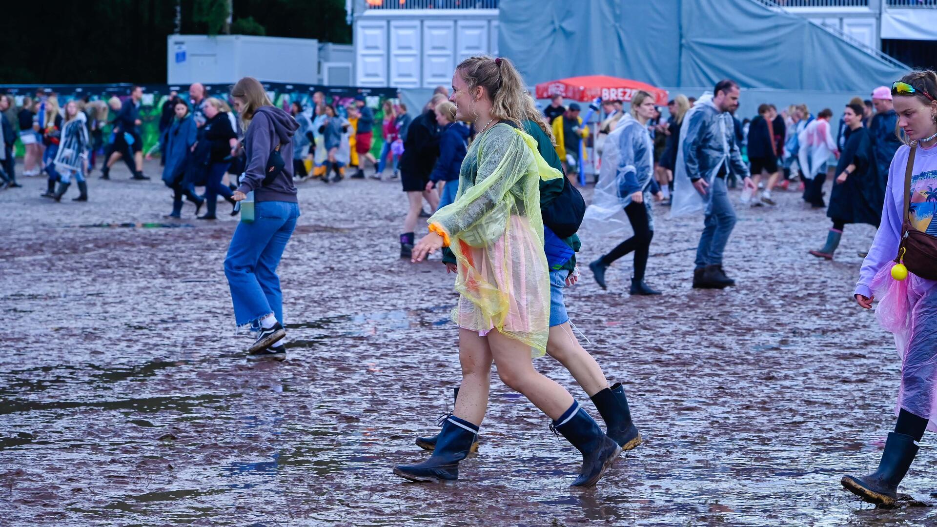 Schlamm und Matsch! Auf dem Hurricane sind Gummistiefel nun Pflicht.