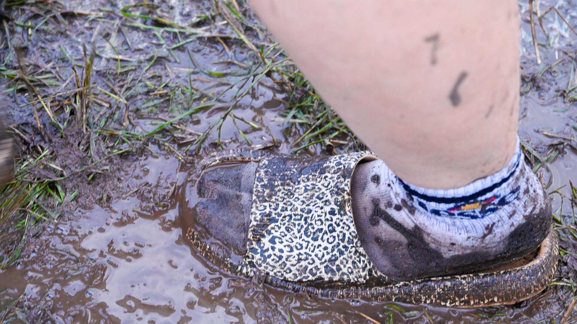 Schlamm und Matsch! Auf dem Hurricane sind Gummistiefel nun Pflicht.