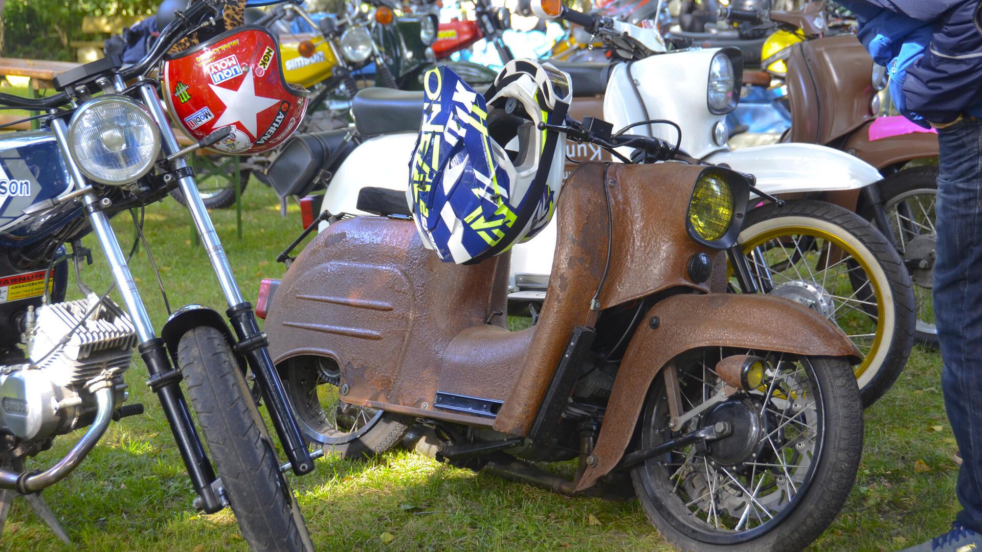 Schwalbe im Rost-Look: Der Kreativität sind beim Simson-Tuning nur vom Gesetzgeber Grenzen gesetzt.