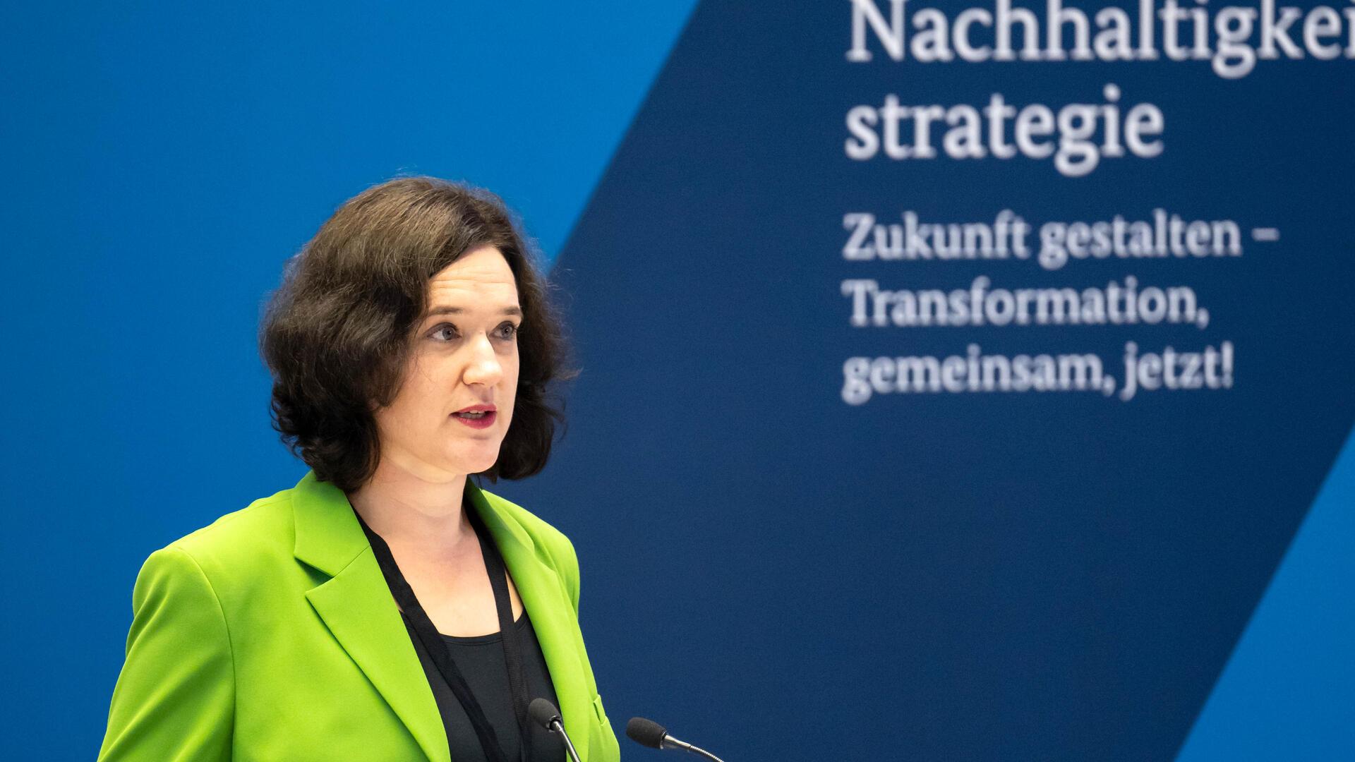 Senatorin Kathrin Moosdorf: „Der Senat zeigt heute, wie ernst er die selbst gesteckte Verpflichtung nimmt, Bremen bis 2038 klimaneutral umzugestalten.“