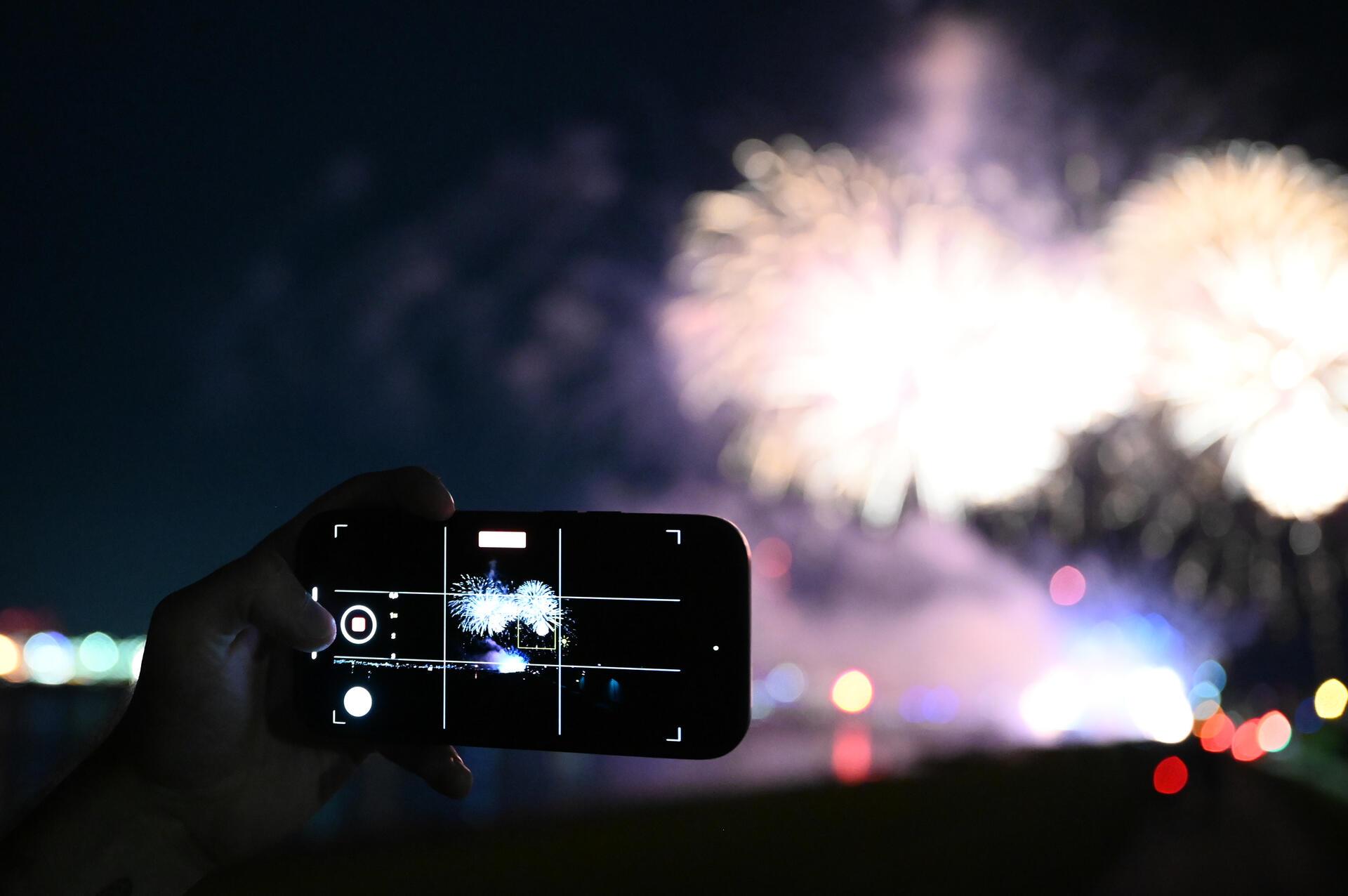 So farbenfroh war das Feuerwerk während der Maritimen Tage in Bremerhaven. Vom L...