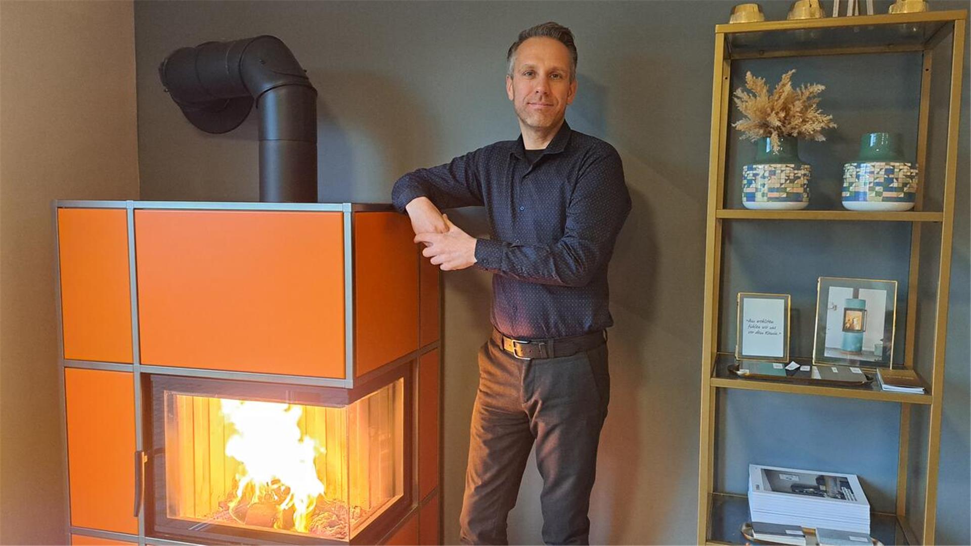 Stefan Wesenberg in seinem Geschäft Heizwerk in Hagen.