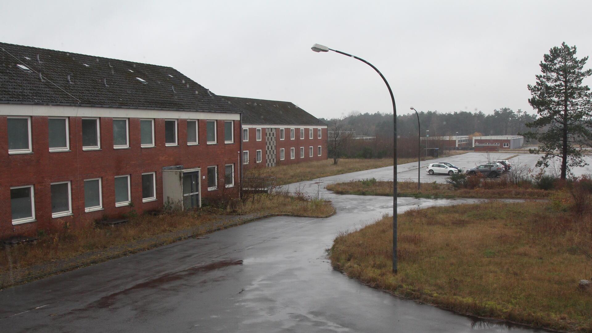 Still ruht der Betrieb in der früheren Altenwalder Kaserne. Zuletzt hatten sich die Pläne für den Bau der geplanten Erstaufnahmeeinrichtung immer weiter nach hinten verschoben.