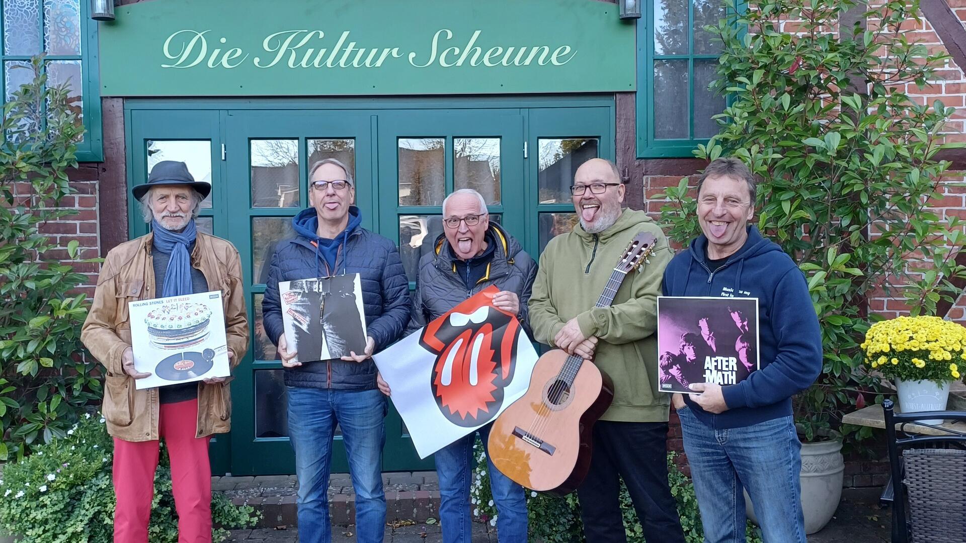 Stones-Fans vor der Lauenbrücker Kulturscheune: Rainer Kruse, Bobby Meyer, Jürgen Kern, Tomas Voß und Luffy Lüdemann.