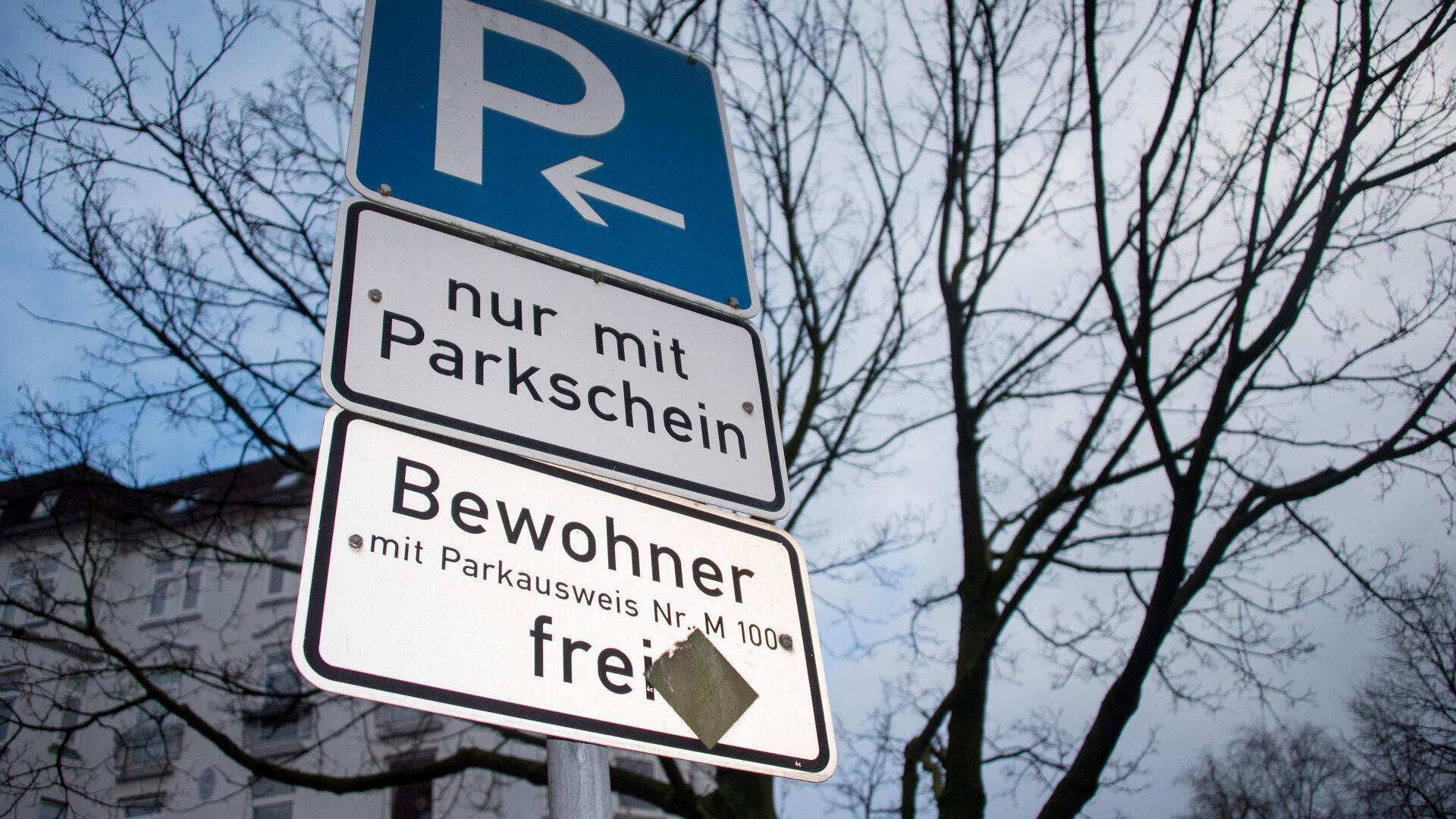 Straßenverkehr: Stadt erhöht einige Gebühren, Bewohnerparken wird oft günstiger