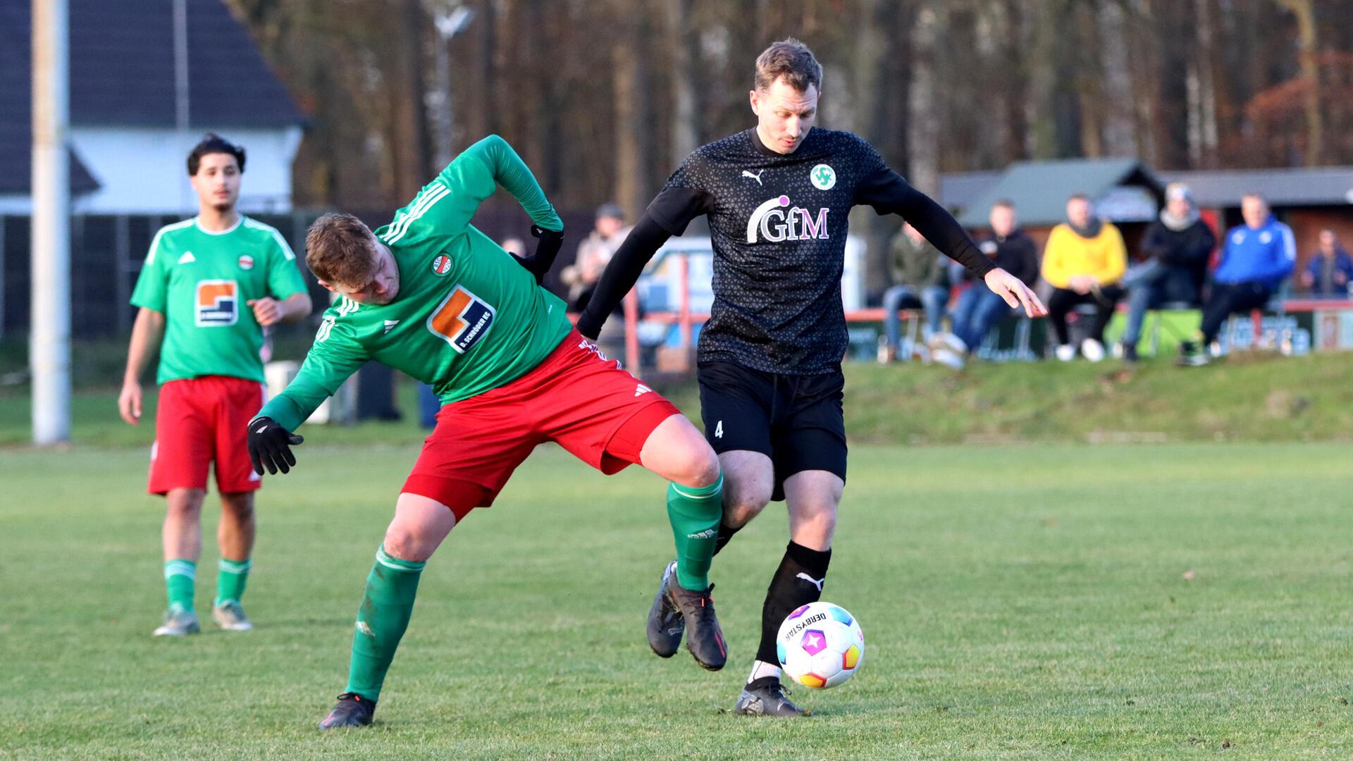 Tim Oerding (li.) lief für den BSC gegen den VSK Osterholz in der Sturmspitze auf.