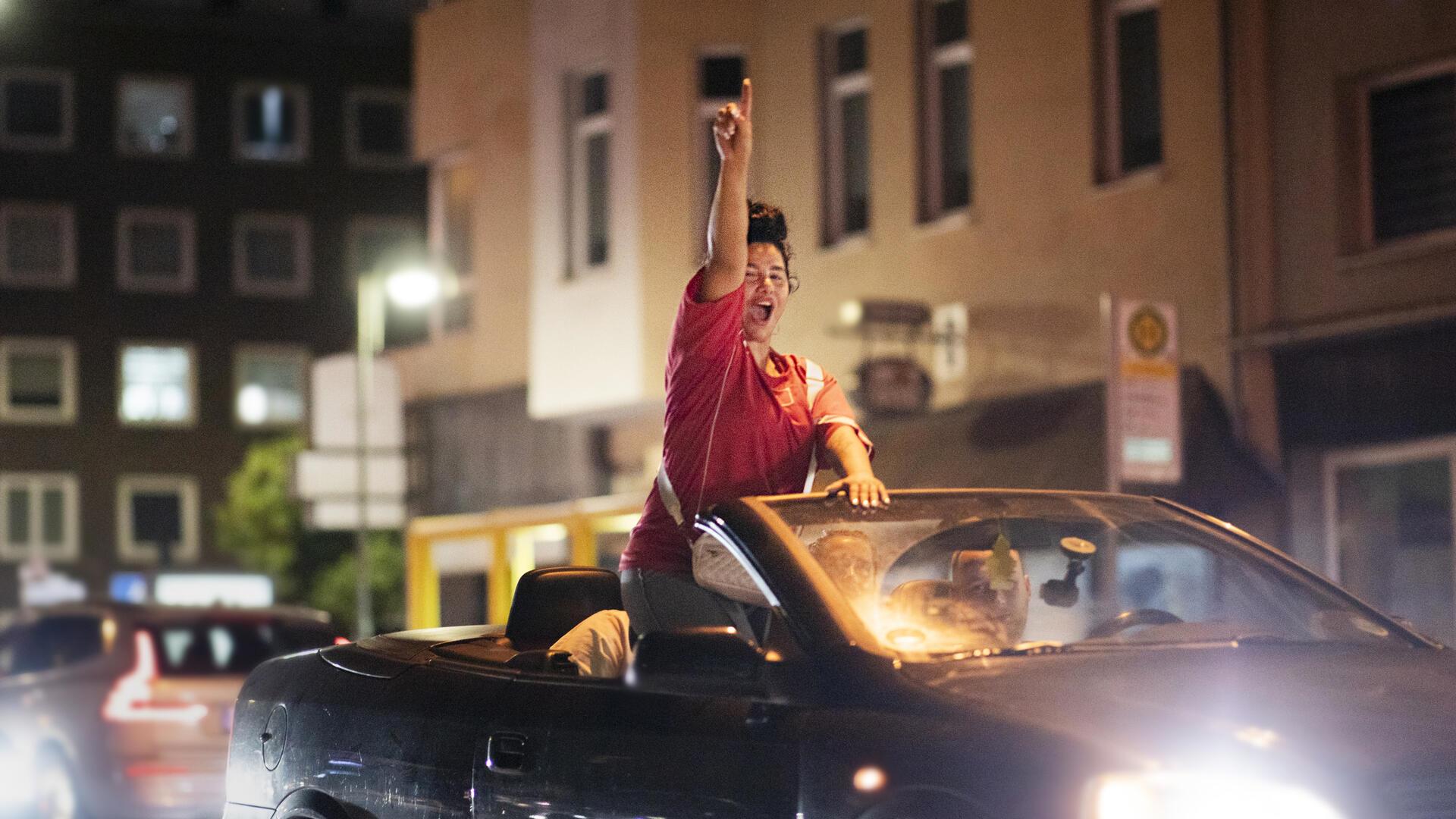 Türkische Fans haben nach dem Sieg am 26.6. in Bremerhaven mit einem Autokorso für Aufsehen gesorgt