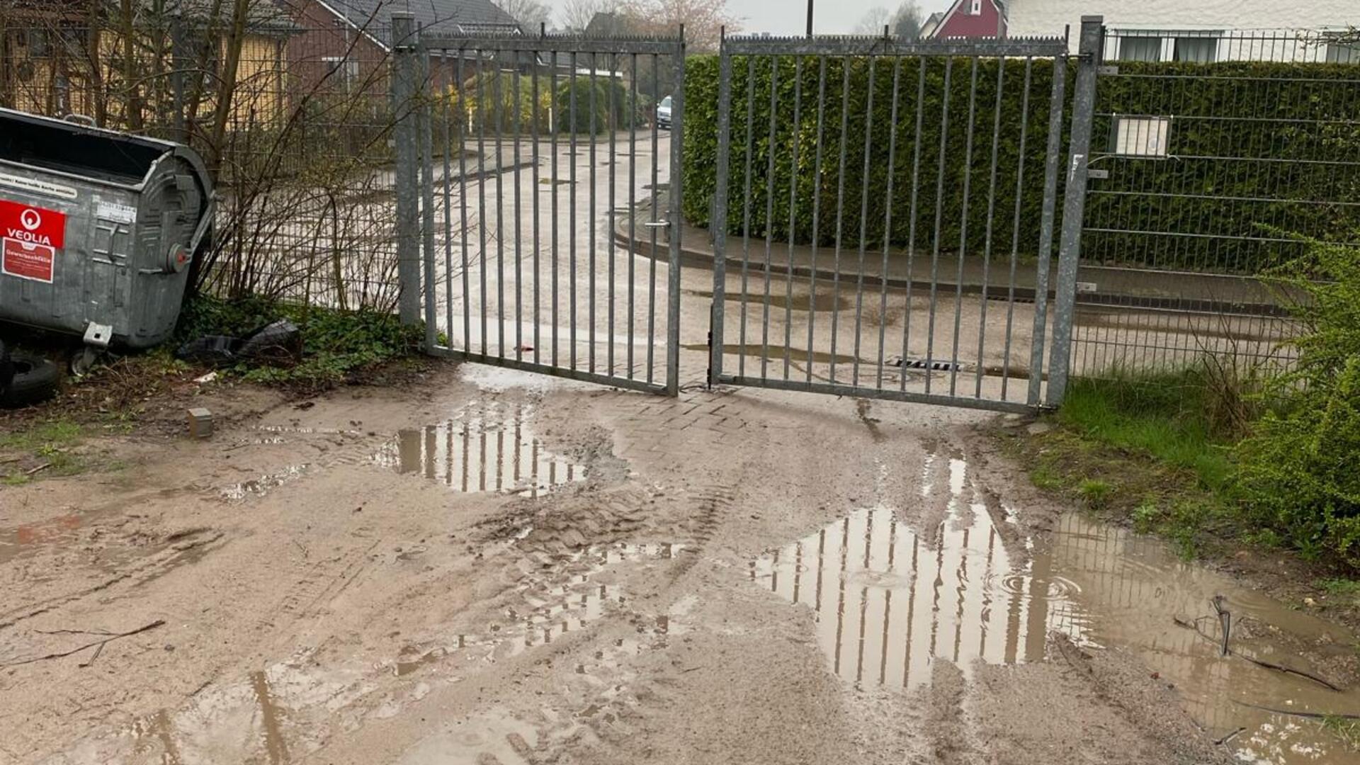 Unbekannte Täter sind am Osterwochenende auf das Gelände des Bremervörder Freibades "Delphino" eingedrungen.