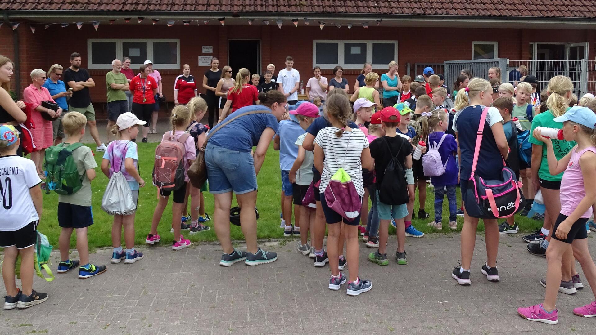 Viel los war beim Kids-Sporttag des MTSV Selsingen. Fast 70 Mädchen und Jungen nahmen teil.