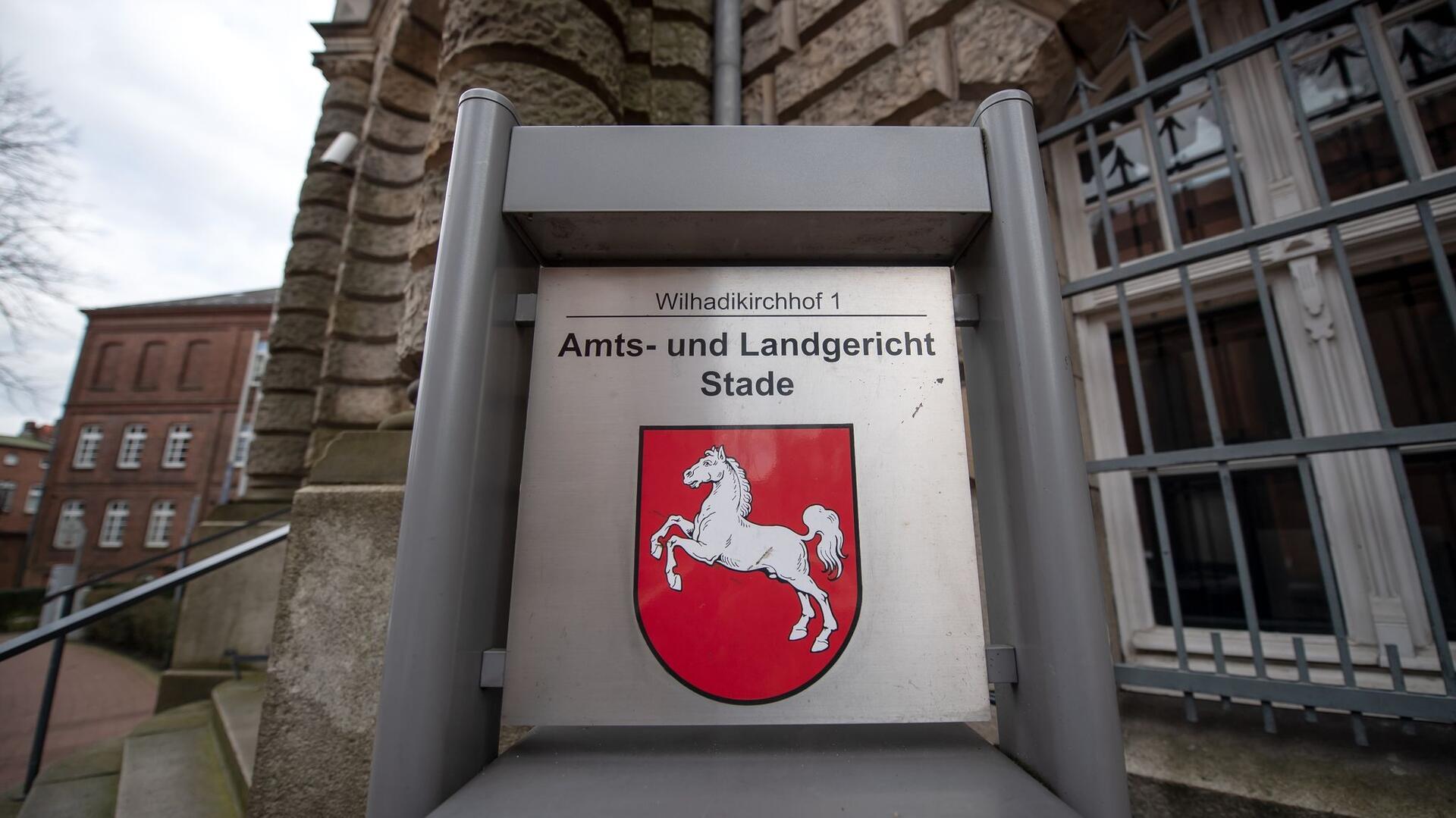 Vor dem Landgericht Stade sollte am Freitag die Verhandlung gegen eine 45-jährige Bremervörderin enden, doch die Angeklagte fehlte unentschuldigt.