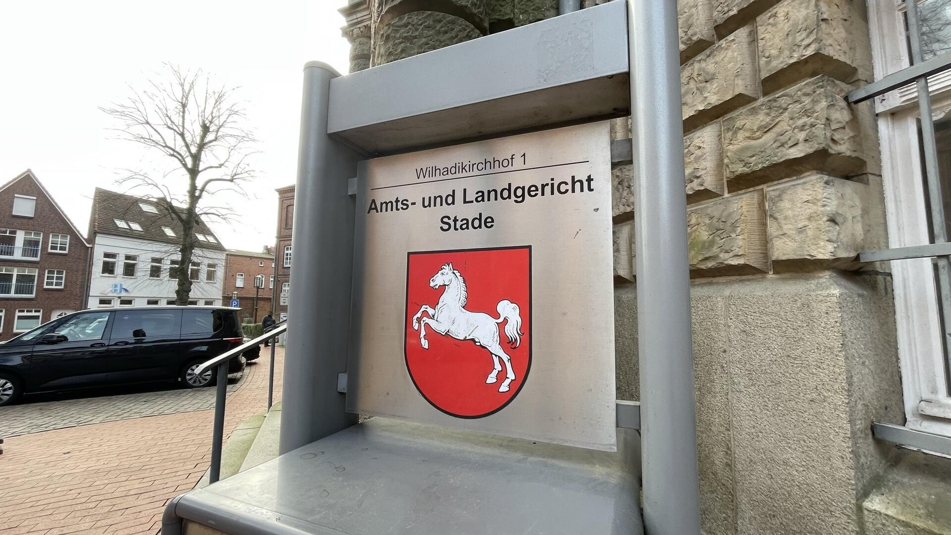 Vor dem Landgericht Stade wurde am Donnerstag der Prozess gegen einen mutmaßlichen Millionenbetrüger aus der Samtgemeinde Selsingen fortgesetzt.