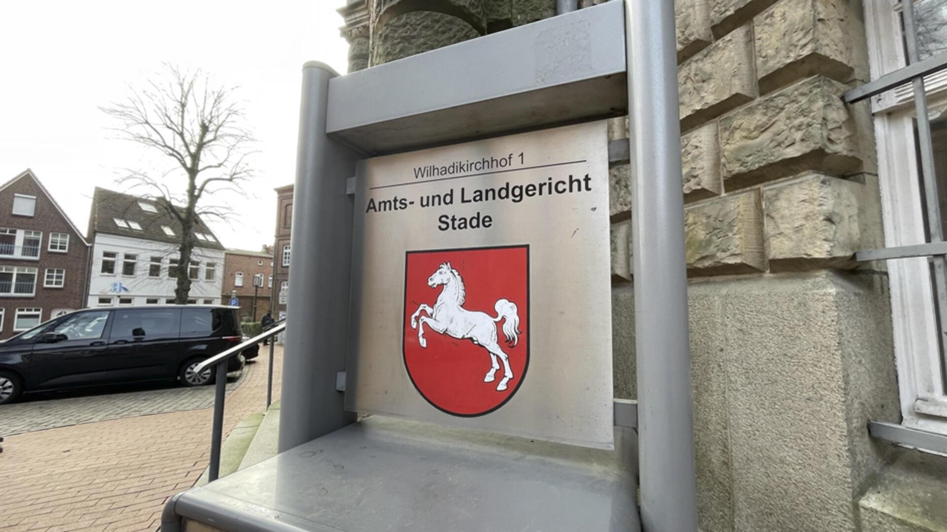 Vor dem Landgericht Stade wurde am Donnerstag der Prozess gegen einen mutmaßlichen Millionenbetrüger aus der Samtgemeinde Selsingen fortgesetzt. Zum erwarteten Urteilsspruch kam es nicht.